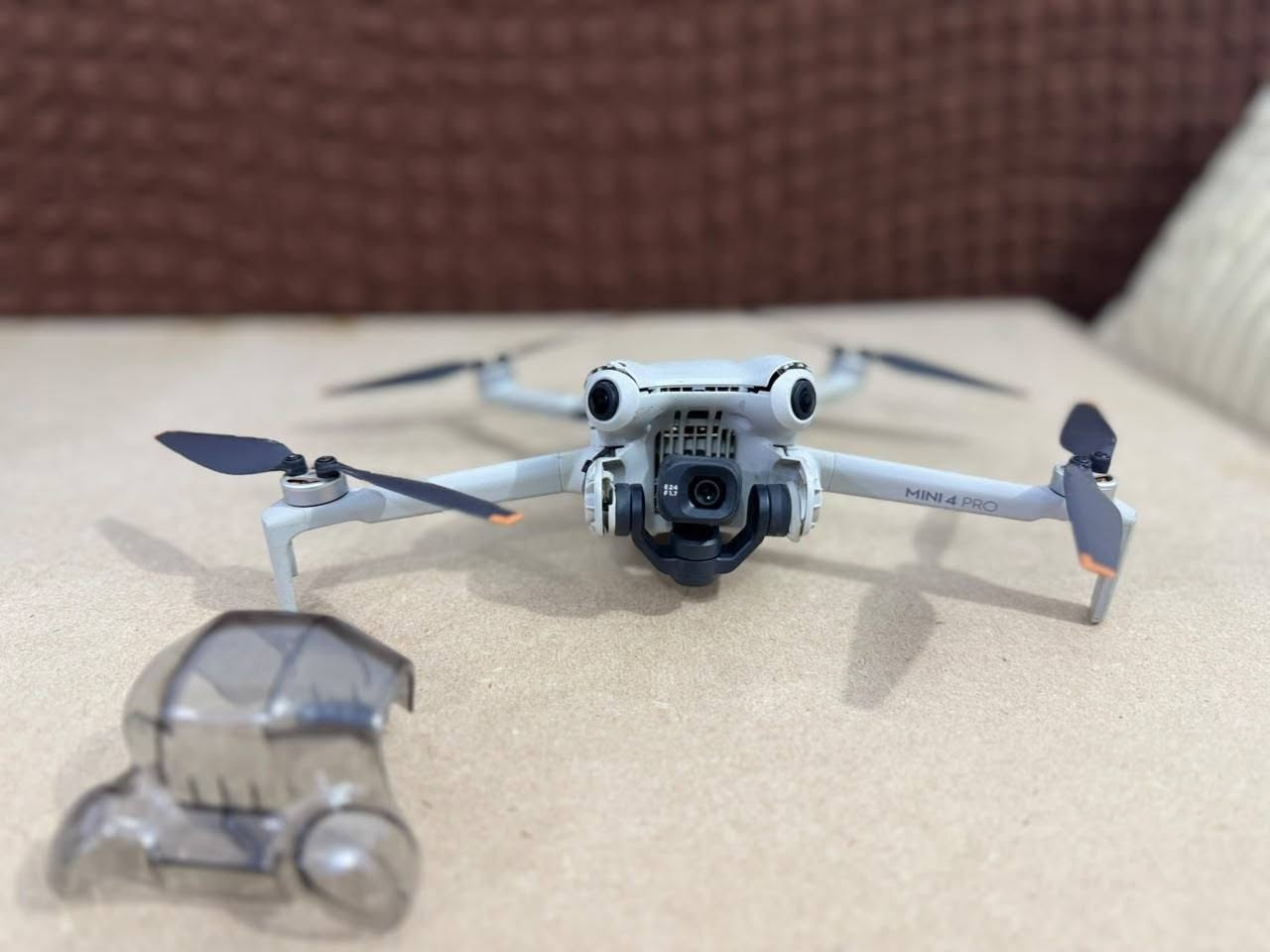 بسم الله

انتبه انتبه انتبه ❌❌❌❌❌❌ 
Mini 4pro combo 
3 بطاريات 
جوستك سمارت 
العطل بورد و ربل گمبل ( الكمبل سليم )
ابيعها على وضعها

مكان الانبار ماعندي توصيل
رقم ***********
سعر 750 الف
