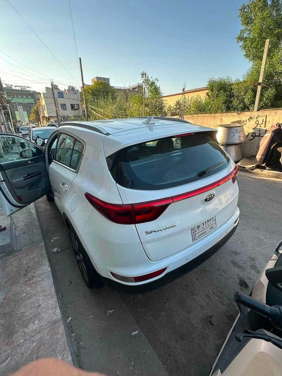 🚘 للبيع كيا سبورتاج 2017 خليجيي
🤍 اللون: أبيض
📅 موديل: 2017
⚙️ محرك: 2000 CC
🔄 كير ومحرك مكفولة
📊 العداد: 81,909 كم فقط
❄️ تبريد درجة أولى
📷 كاميرا خلفية
🔊 حساس خلفي
🅿️ حساس ركن السيارة
🕹 تحكم ستيرن
💡 اشارة بالمري
📄 السيارة بأسمي

✨ السيارة مكفولة من الحادث و التبديل و الصبغ
       فقط بيها بارد خفيف بالجاملغ الأيمن وشخوط بسيطة جدا
✨ سيارة نظيفة واستخدام شخصي، والمعاينة والفحص خير دليل.

💰 السعر: 165 ورقة وبيها مجال 

📞 للتواصل: ***********
