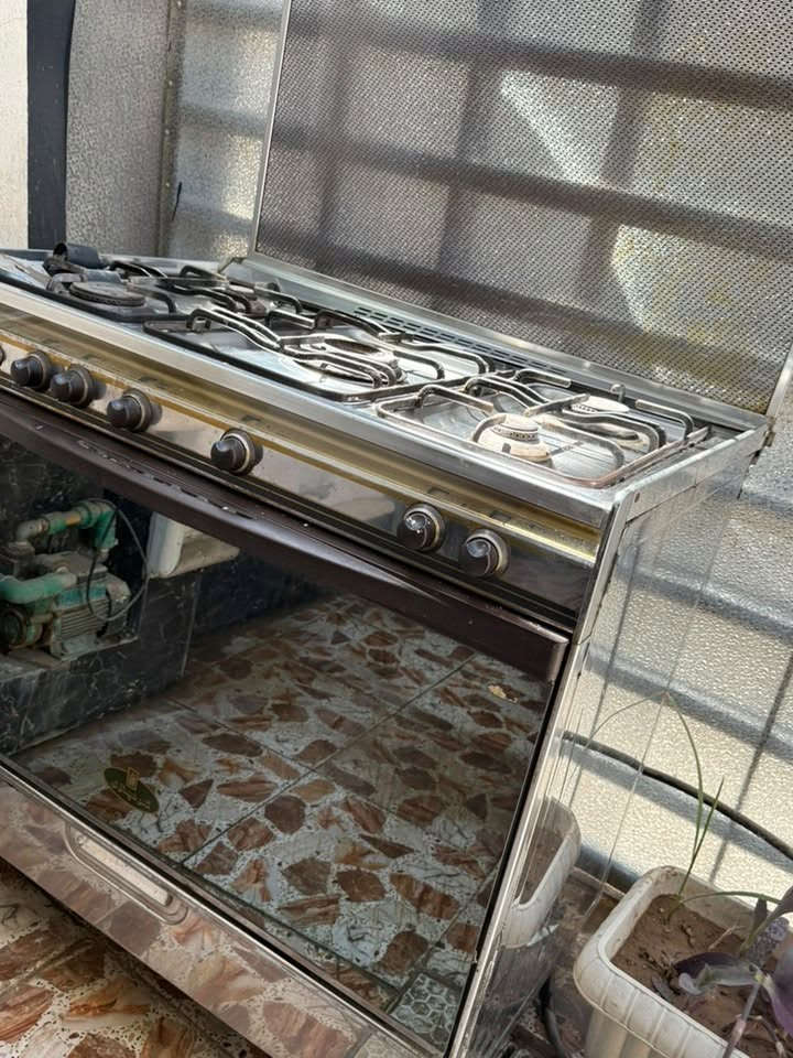 مرحبا هذا طباخ نوع كريازي نطيف جداً ويشتغل كلشي مابي وسعره مناسب للتواصل واتساب
***********
