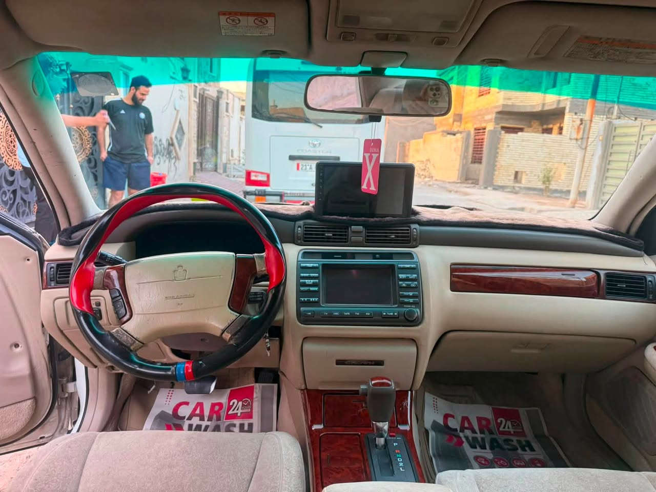 سلام عليكم سياره ملكه للبيع
موديل 2000

رقم صلاح الدين  انكليزي حرف A تحويل مباشر سياره بسمي لون ابيض خظراوي 
 
اربع 4دكم رقم مميز 

محرك D4الكبير

شاصي 75

استيرن كهرباء 

برده خلفيه كهرباء

تحويرة نجف فوك وجوه 

تبريد ثلج 

ملاحظه اخوان صوره مؤش عليها
يعني بيها طخا 

السعر125 بيها مجال قليل

ابو يوسف الشمري بغداد
***********
