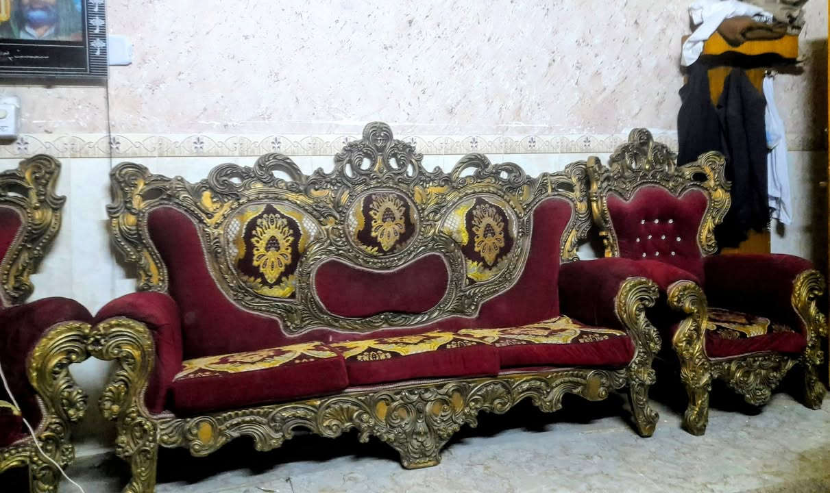 تخم قنفات ملكي فاخر اخو  الجديد هو  وطبلاته عدد  ٣ 
عمل  وشغل  اربيل  والله  مشترينه  بمليون  و٣٠٠  الله  شاهد  بس  بعنا  نص  البيت  وصارت  ضيكه 

ثلاجه  بانوراما  وجه  زجاج  بابين ماركة  
Shinon

كاونتر  نظيف  مع  السنك
مبرده  ام الخراطيم متوسطة  الحجم  
مرشحة  دخان  مطبخ
ثريات  عدد ٣

مرجوحه  حجم  كبير

كنتور  بابين  ابو  الملحق صاج 

مكانهن  بغداد مدينة  الصدر   الحبيبيه
قرب  مطعم وليد ابو الكص
***********
