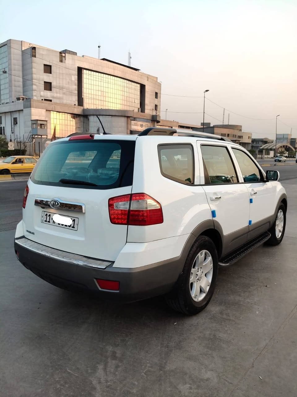 #مهافي موديل 2015 خليجية مكفولة كفالة عامة عدة شبر صبغ هلال جاملغ خلفي والباقي مكفولة فول 1/1 مكينة 6 سلندر 7 راكب 3قطع تبريد تحكمات جيهتين حاكية حساس خلفي شاشة كامرة كشنات جلد وكهرباء وهيترات و تبريد و خزن ميموري مري قلاب ومري شفط واشاير بلمري فور ويل بصمة تشغيل وبصمت ابواب يدات نيكل فتحة سلايت ثلاجة جنطة شفط بكلايت لد ويل ١٨ داخل صاج وبيهة مواصفات اكثر مكينة وكير خير من الله صدر امامي وخلفي جدد تبريد ثلج تخم تايرات جدد كهربائيات كلهة شغالة سياره جاهزه من كل شي اي نقص مابيهة #سعر157 وبيهة مجال للشراي #للستفسار*********** عنوان بغداد العبيدي

