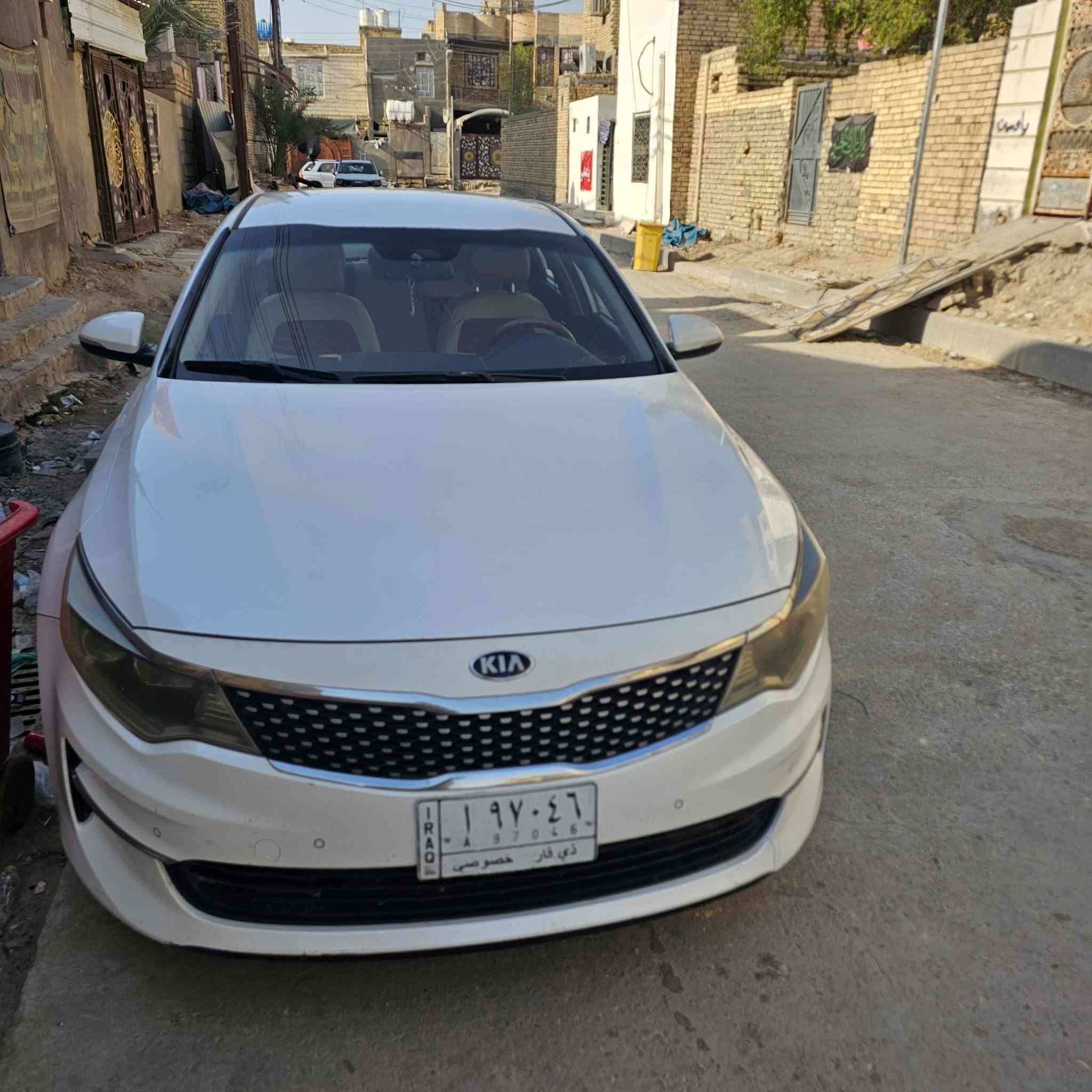 كيا اوبتيما خليجي محرك ٢٤٠٠
بيها بارد بباب السايق بدون صبغ 
ماشية ٢٣٥ الف 
السعر ١٦٥ وبيها مجال 
***********
