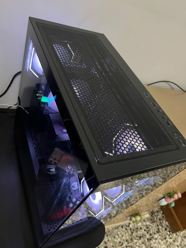 السلام عليكم
تجميعه للبيع 
المعالج : R5 5600X
كرت شاشه : RTX 5060 GIGABYTE
رام : 2x8GB 3200MHZ PUSKILL
مساحه تخزين : 1TB PUSKILL
مذربورد : GIGABYTE B550 AUROS ELITE
مبرد : AG400 ARGB
باور سبلاي : 550W BRONZE
تجميعه استخدام قليل قبل اربع تشهر اخذته بعده ب ضمان وصل موجود وكراتين كله موجوده 
مكان بغداد العامريه 
***********

