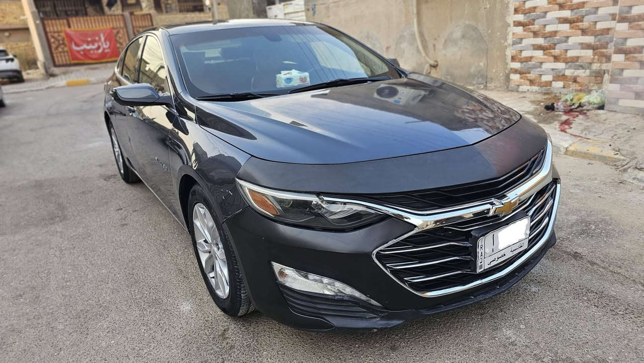 السلام عليكم ماليبو موديل 2019 ماشية 100 الف السعر 95 وبيه مجال قليل صور الحادث بالمنشور
•الضرر : حادثة طلقات بيبان اثنين وجاملغ بيه اربع قطع صبغ بالامارات صابغين الباب كله ابيعك اربع قطع وبيه جرد بمنطقة الحادث 

•الرقم : قادسية حرة 

•المواصفات :

▪️السيارة : ماليبو LT 

▪️المحرك : 1.5L تيربو

▪️حجم الويل : ويل كب 18 

▪️شاشة الدشبول حجم كبير (ايباد) تدعم ابل كار بلي + اندرويد اوتو + واي فاي 

▪️تحكم فول كهرباء لكرسي السائق

▪️بصمات عدد 2 للابواب مع بصمة تشغيل وتشغيل عن بعد

▪️ ليد نهاري + بك لايت LED

▪️تبريد قطعتين امامي وخلفي

▪️تدفئة لكراسي المقدمة

▪️سستم صوت عدد 6

▪️تحكم ستيرن 4 جهات بلوتوث وأوامر صوتية وكروس سرعة وتحكم صوت

▪️تبريد لمس + شاشة

▪️تحكم بالتبريد مناخين

▪️نظام ABS مانع انزلاق

السيارة نقصه حدادية سنوية ساقطة بسنة 2025 وعلية غرامه 100 الف بس واتس لو خاص  الرقم ***********  مكان السيارة الديوانية

