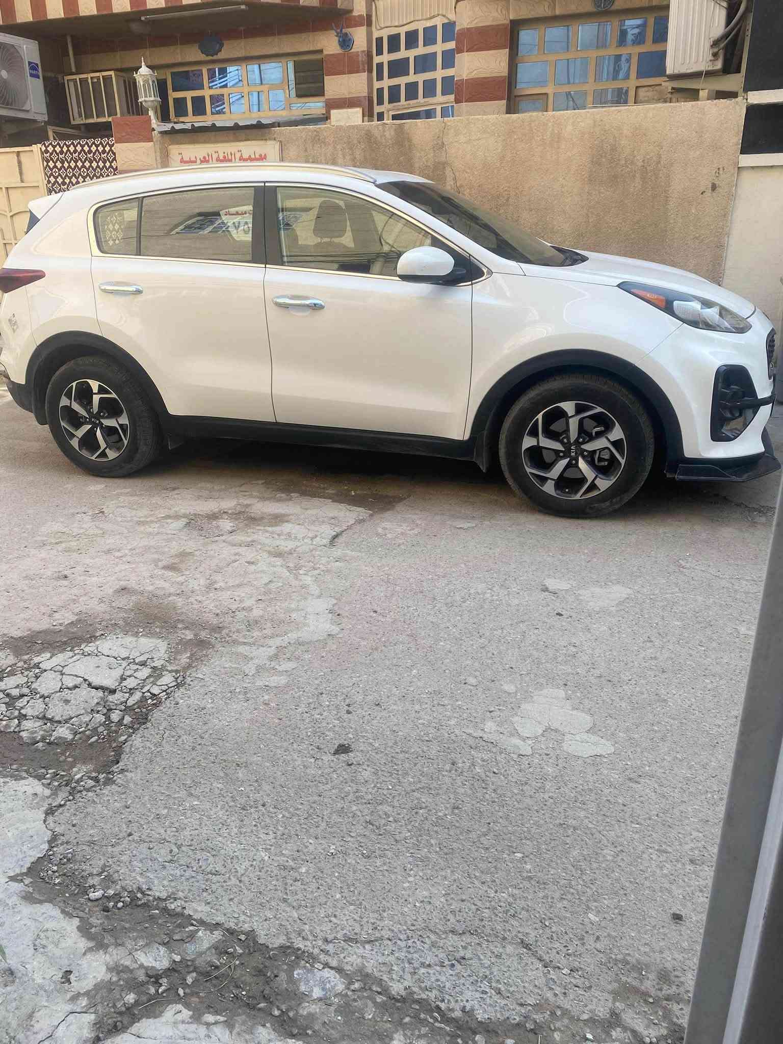 اسبورتج 2020امريكي ماشي 144كيلو  بغداد بسمي ثاني يوم احولك 155ورقه ***********بغداد المنصور

نص مكتوب في الصور:
- كروب سبورتج الرسمي هندسة هندسة • 44 د •
- اسبورتج 2020 بغداد للبيع او مراوس امريكيه *********** ماشيه 132كيلو