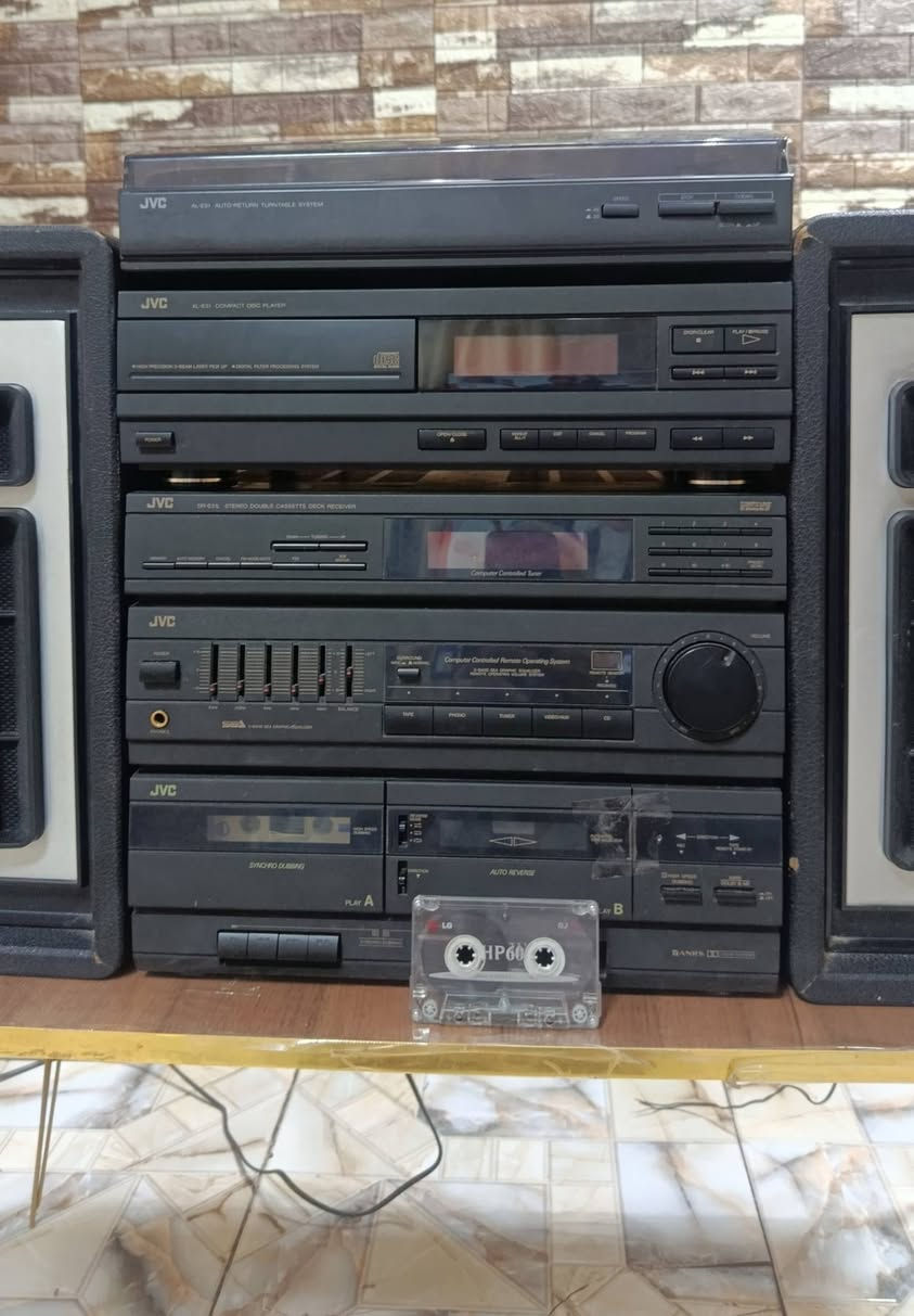 مسجل كاسيت • CD وراديو • JVC