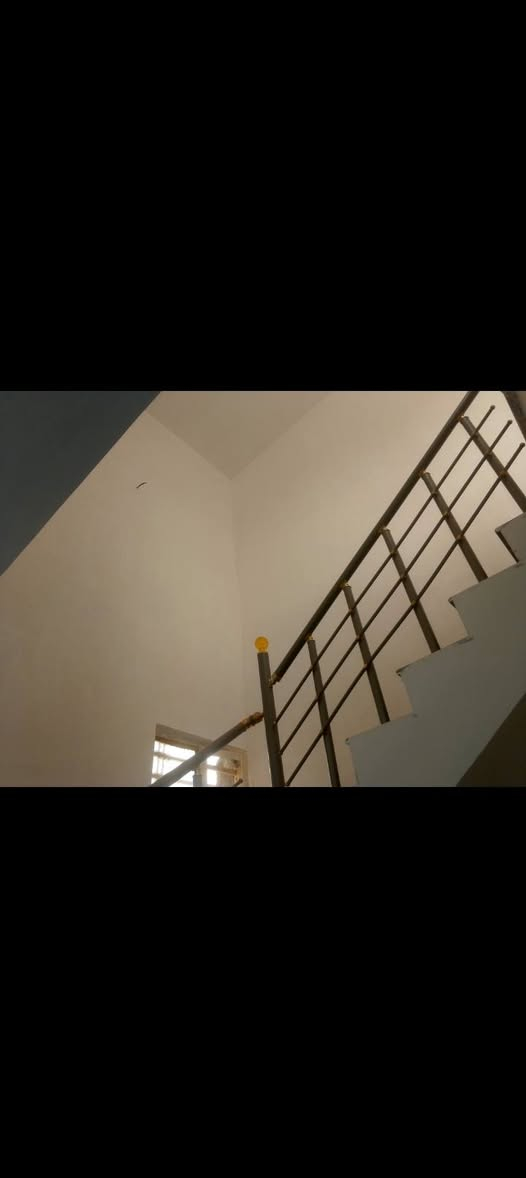بيت لبيع بل تاجيه 100 متر 5×20 طابو صرف سنتر عل شارع 20  ***********
