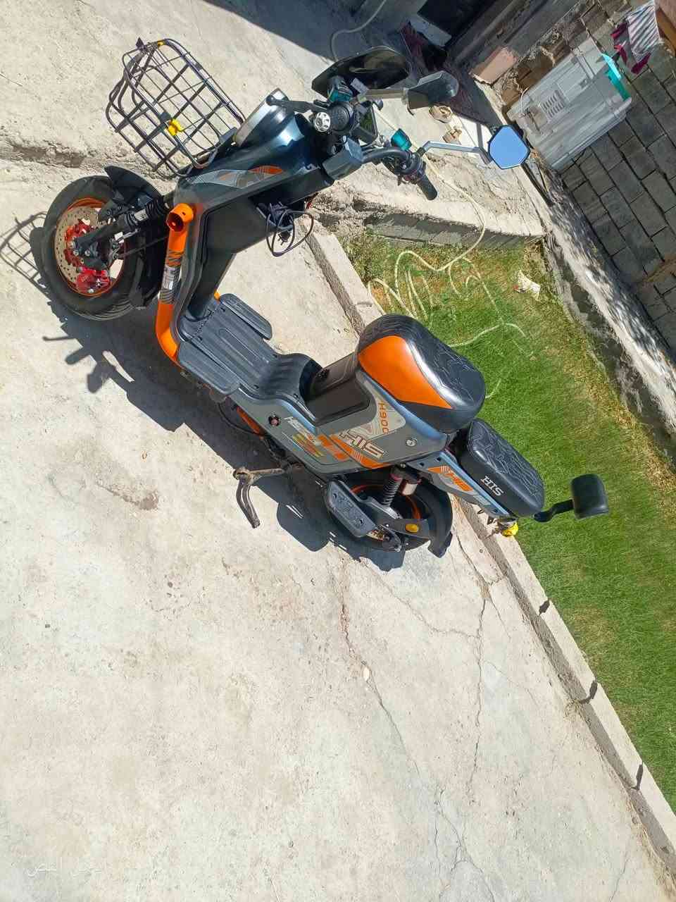 السلام عليكم دراجه H900 بطارياتهه 3 مبدلات جدد من اصل 5 معروضه ب500 وبيها مجال
***********
***********
