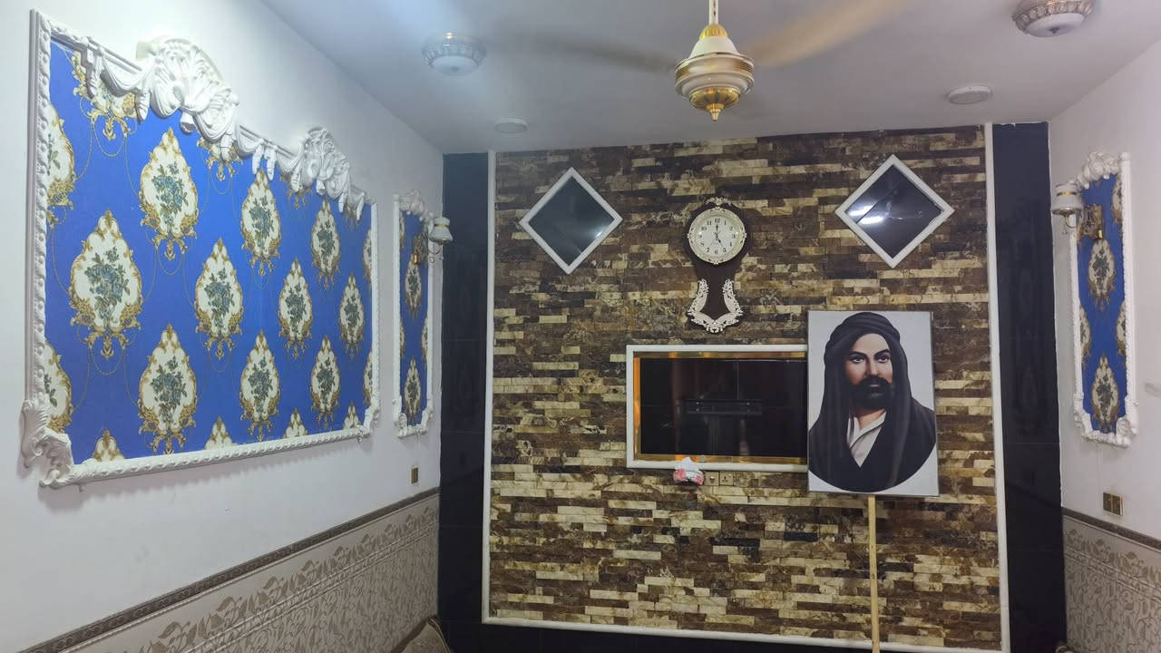 السلام عليكم
يعلن مكتب الكوثر للوساطة عن توفر دار سكني طابو زراعي يقع في حي الغدير تفاصيل الدار 
المساحه 125 متر البناء من الطابق والصب الكونكريت 
الارضيه كاشي بناء جديد ونظيف  
يحتوي على غرفه نوم وصاله واستقبال ومطبخ وصحيات داخليه و خارجيه 
للاستفسار الاتصال بالرقم ***********
او مراجعه مكتب الكوثر.القاسم شارع السياحي مقابل مول العذاري
