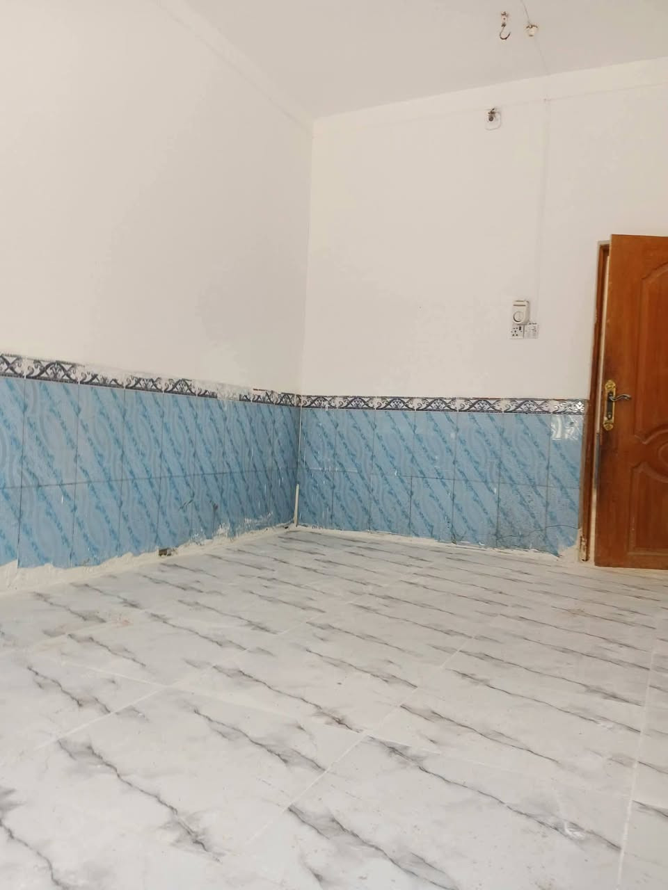بيت للبيع قطاع 22 طابقين خريطه كامله 3 غرفه الاستفسار ***********
