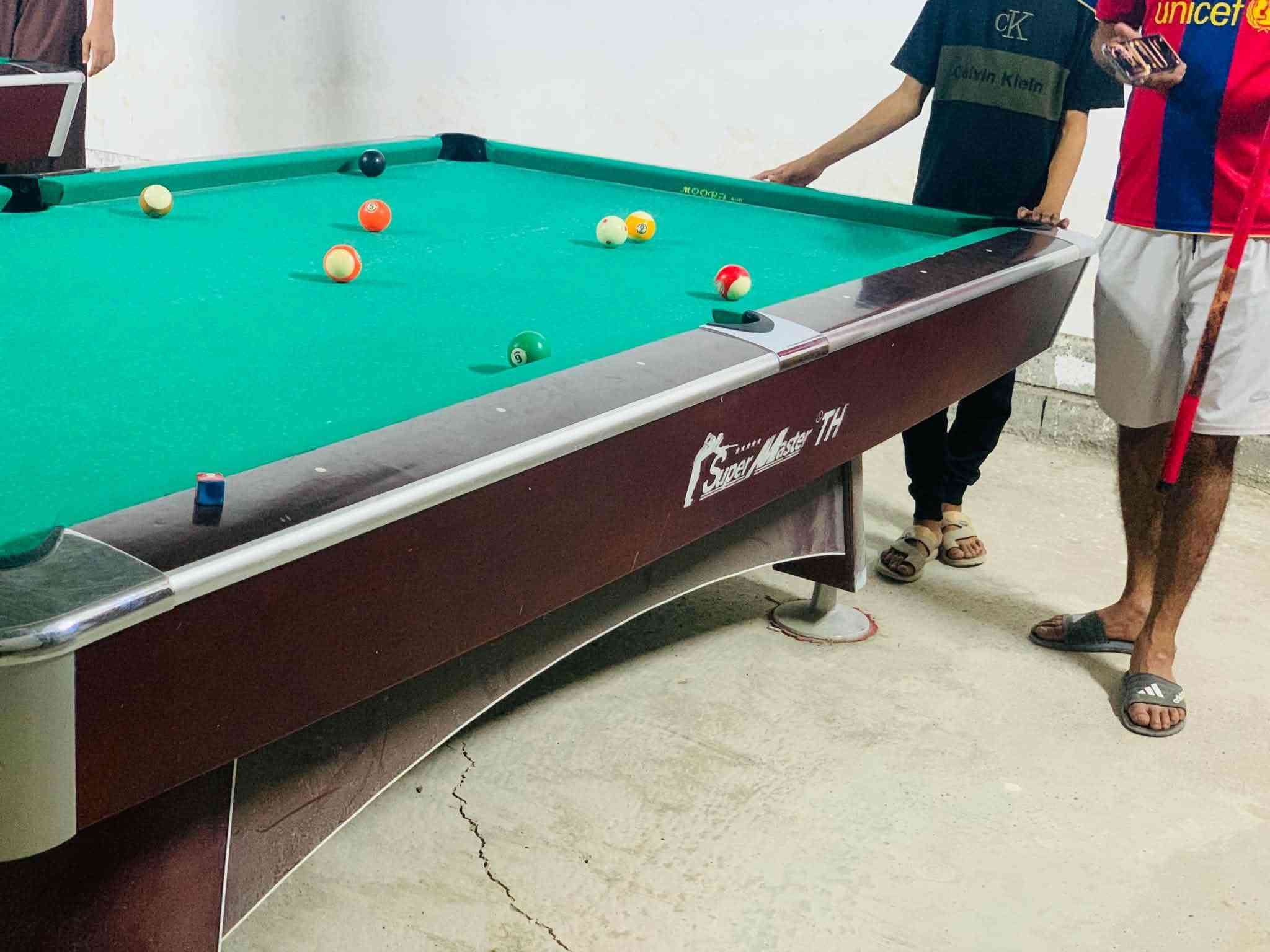 السلام عليكم ورحمة الله وبركاتة عندي ميوزه حاسبه اخو الجديد مستعجل على بيعهم كامل ملحقاتهم عدد 2 سعر الواحد 9 اوراق قفل مكانهم قياره الدويزات قرب الملعب رقم ***********
