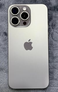 📱 iPhone 15 Pro Max للبيع  🔹 ذاكرة 256GB 🔋 صحة البطارية 87% 📲 دبل SIM ...