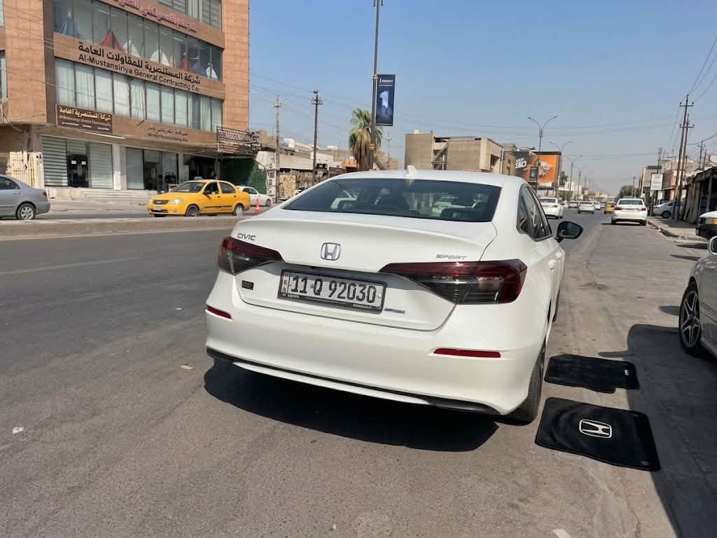 السلام عليكم

للبيع هوندا سيفيك موديل 2025

ماشية 28 km

بصمة 

دخول ذكي - تشغيل عن بعد 

فئة السبورت

شفتات ستيرن

3 وضعيات قيادة 

رادار امامي 

قيادة ذاتيه وتحديد مسار 

مكينة 2.0 تنفس طبيعي هايبرد 

ايرباك برده فقط طاك ⭕️

شاشة + كامره بلاديه 

هند بريك بصمه 

صور حادث مرفق مع المنشور

بغداد السيدية

السعر (173$) بيها مجال 

التواصل مع الرقم واتساب متوفر 

مكلف بالنشر

( ‭***********‬ )
