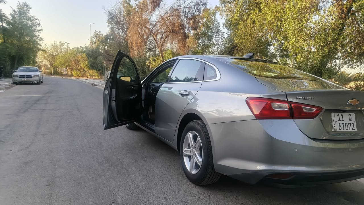 السلام وعليكم ماليبو ٢٠٢٤ مواصفات الماليبو معروفة حساسات خلفية حساسات جانبيه شاشه جبيره سايد بريك بصمه حادث كما موصح بالصور دعاميه صبغ مع ربع البنيد السياره  ماشيه ١٥الف مغلفه ppf بالكامل مع درع جامه أمامه السعر ١٣٠بغداد ***********
