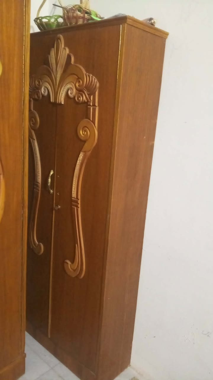 السلام عليكم اخوان غرفة اخشاب صاج السعر ٣٥٠مع توصيل وشد وتلميع مكاني شهربان جسر عوني ***********
