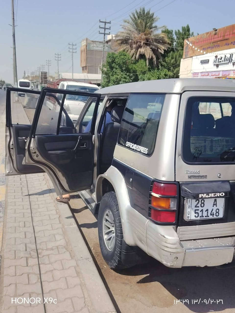 السلام عليكم سيارة باجيرو موديل 2000 محرك 3000 البلادي سيارة نظيفه مكفوله حداديه وكير ومحرك نظيفاة رقم نجف السنويه تنتهي 2030 السعر 50 وبيه مجال قليل ما متواجد على الفيس السيارة مكانه نجف للاستفسار الاتصال على ***********

نص مكتوب في الصور:
- HONOR X9c
- ١٣:٢٨ ١٣/٠٩/٢٠٢٦
- HONOR X9c 13:39 14/09/2026
- ١٣:٣١ ١٤٠٢/٠٩/٢٦
- HONOR X9c 2026/09/13 13:29
- HONOR X9c १३:۲۹ १३/۰۹/۲۰٢٦
