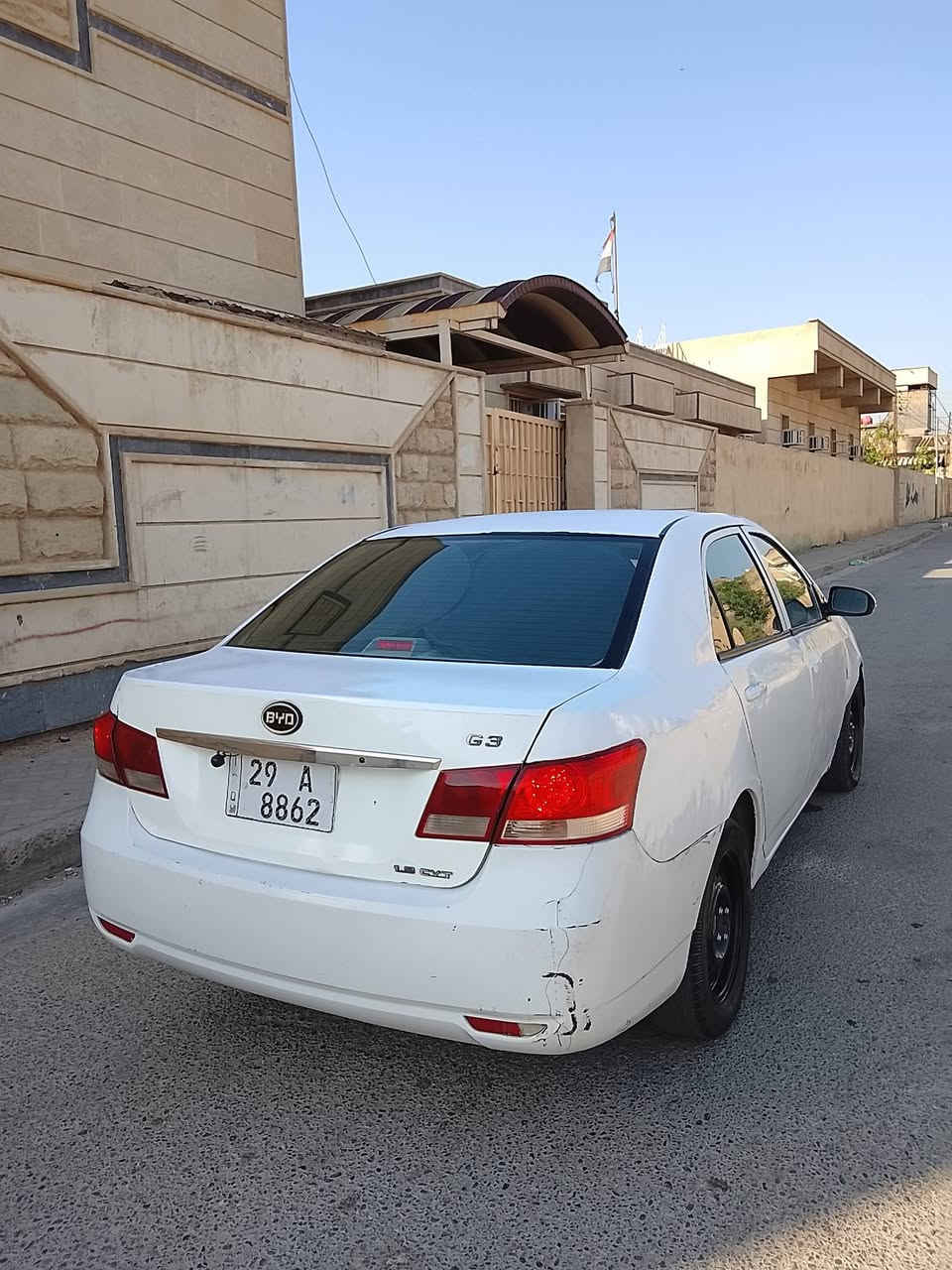 السلام عليكم اقرة التفاصيل واتصل سيارة BYD G3 
موديل 2013 ( مكينة وكير كورلا )السيارة مجفية ومصبوغة عام بيها بعض الملاحضات المكينة جديدة الكير بي طبة وهاف ابيع كير كايم حتى ماادوخك صدرها نضيف ناعمة شراي اتصل مكاني بغداد الرصافة رقمي ***********
السعر 34 ورقة وبيها حك الجية فقط 
• تبريد ثلج 🥶🥶
• شاشة كار بلي + كامرة + سستم سماعات كامل
• هزة جديدة وبسمي تحويل ثاني يوم مشروع وطني
• منضومة زنون لايتات ثلجي نهار
• ادامة كاملة + فيول بم اصلي ياباني
الي يشوفها مو كد فلوسة لايعلق رجائاً فقط بيع 
شراي اتصل وافهمك كلشي وبيك خير وتدلل 🩵
