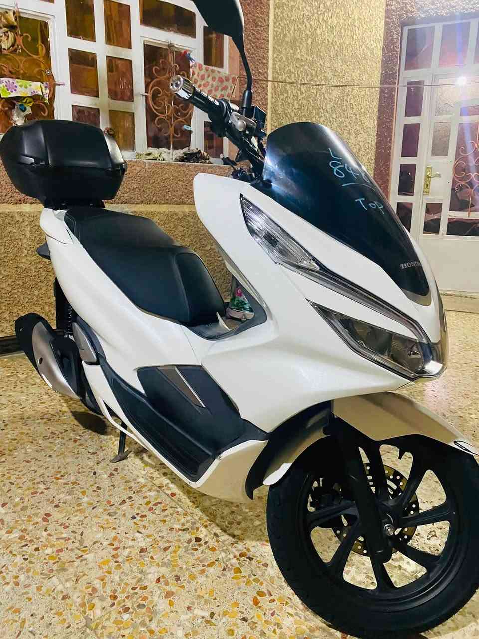 السلام عليكم
دراجه pcx125جيل الثالث ياباني🇯🇵

كفاله عامه 📣

ماشيه 21🀄️

بغداد الحسينيه مال راشديه㊙️

***********
السعر 23ورقه او بيهه مجال بصيط
