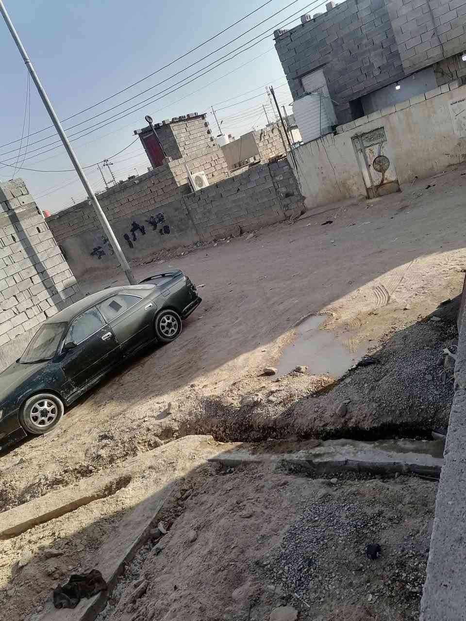السلام  عليكم
قطعة أرض للبيع وقف سني المساحة ٢٠٠ متر بيها بتلو يتكون من ٣ غرف واستقبال مطبخ وصحيات كراج وحديقة
علئ شارع ١٠ متر منطقة كلش حلوة جديدة هادئة وقريبة ع الطريق الفوك 
مكان القطعة حمدان /منطقة كوت ثويني قرب جامع السيدة خديجة
السعر٢٨ مليون بيها مجال
للإستفسار  ***********
