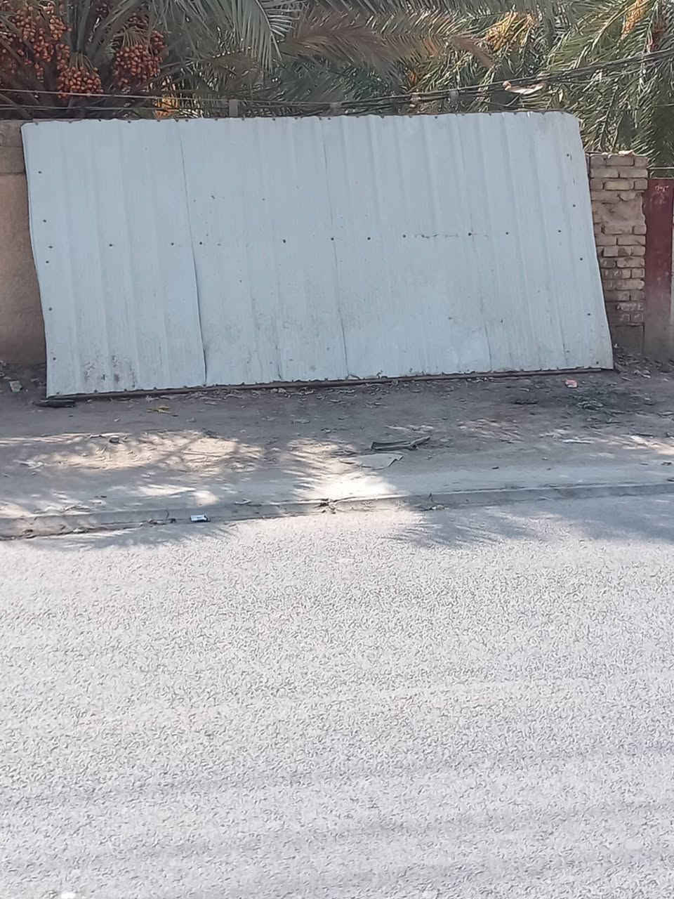 السلام عليكم اخوان سقيفه للبيع طول 4 متر و عرض 2 مترين للبيع نضيفه سعرها ب 100 الف رقم الهاتف*********** مكلف بل نشر
