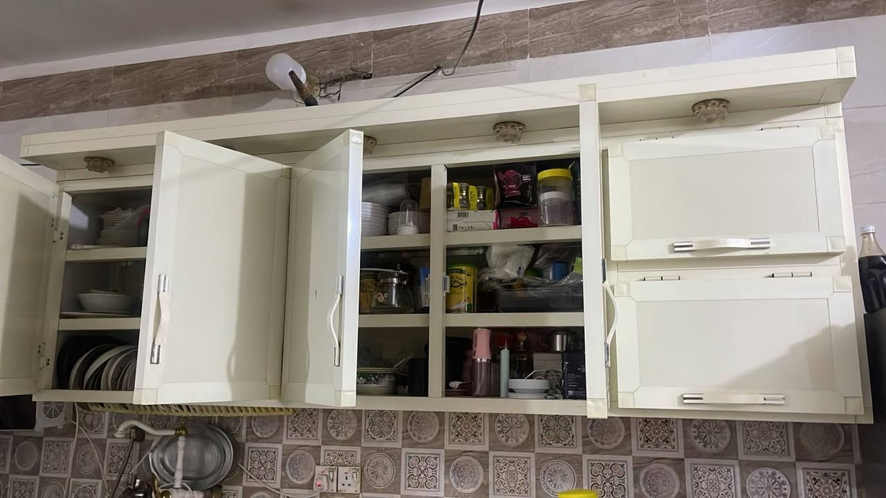 كاونتر للبيع مرمر هوة والملحق مالته كاملات بعده جديد سويتة بمليون وربع واريده ب750 وبي مجال قليل

***********
