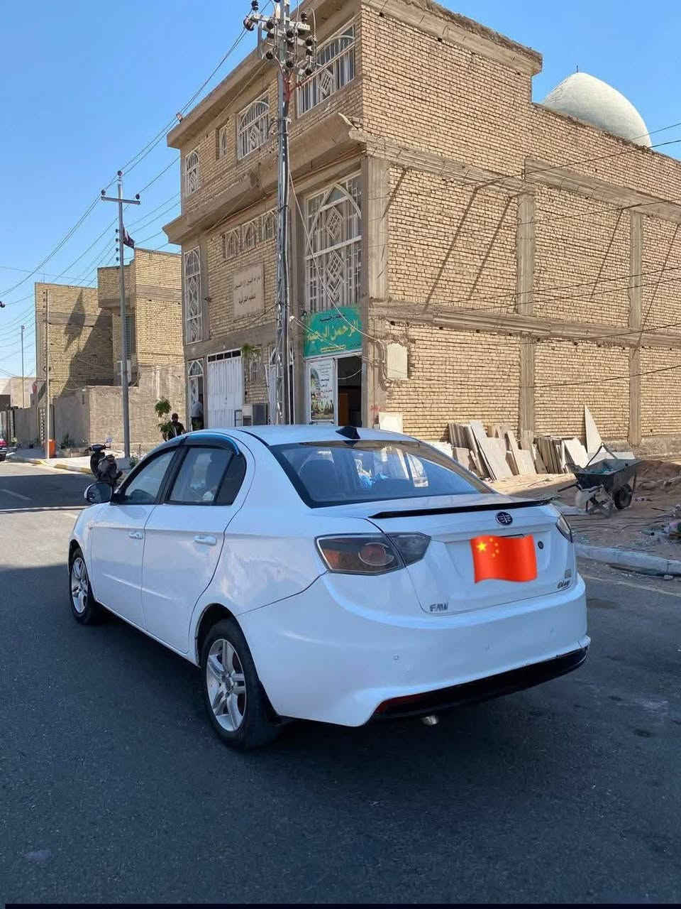سلام عليكم.. فاو صيني موديل 14
محرك والكير كورلا حجم المحرك 1600
تبريد شغال شاشه كامره خلفيه 
حادثها فقط باب خلفي مبدل والبنيد بي صبغ 
رقم كربلاء دولي بسمي هزه جديده وسنويه 
السعر 40 بيع او مرواس مكاني كربلاء 
الاستفسار ***********
