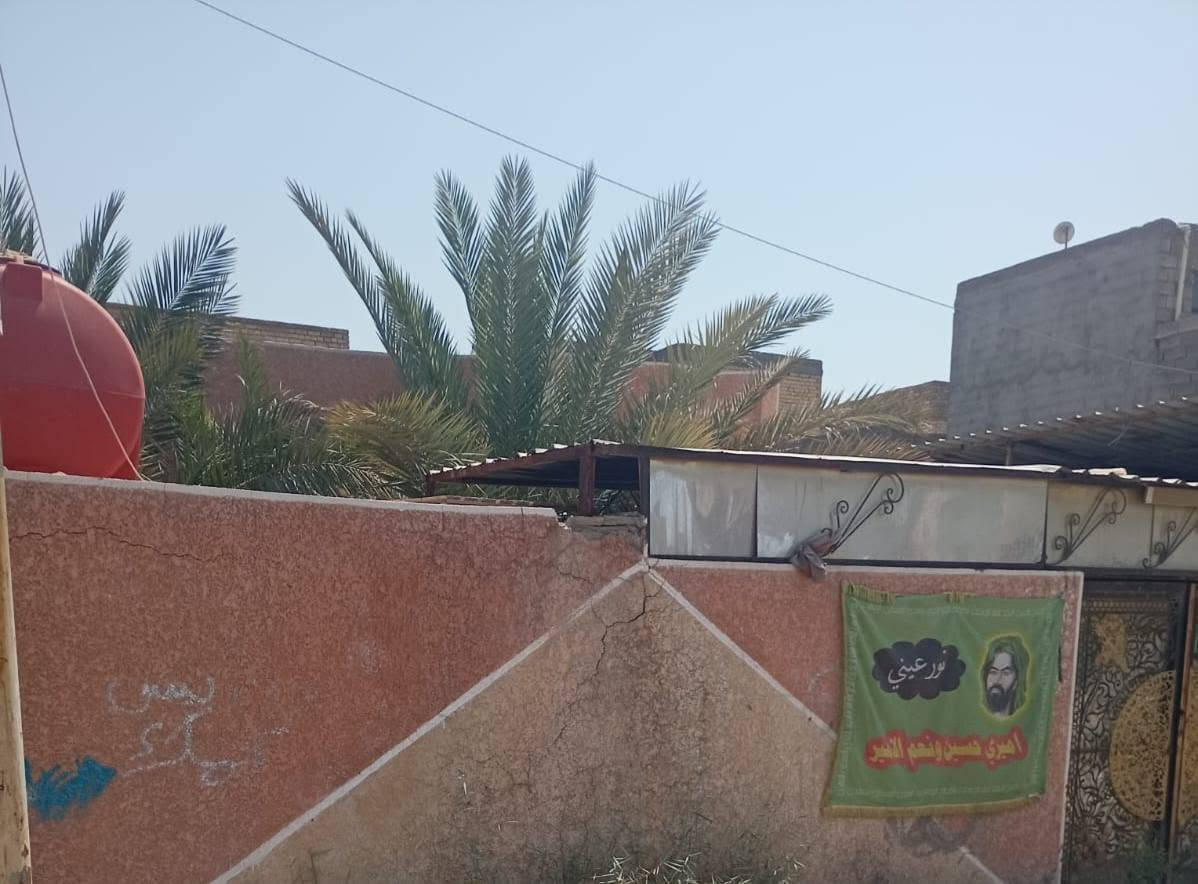 سلام عليكم دار للبيع سبع قصور شارع ابو علي ركن ابو عبدالله ابو المخضر ، كهرباء ومجاري وتبليط كامل خدمات مساحة البيت ١٨٠ يحتوي على غرفتين و صاله و استقبال ومطبخ الاستفسار مع هذا الرقم ***********
