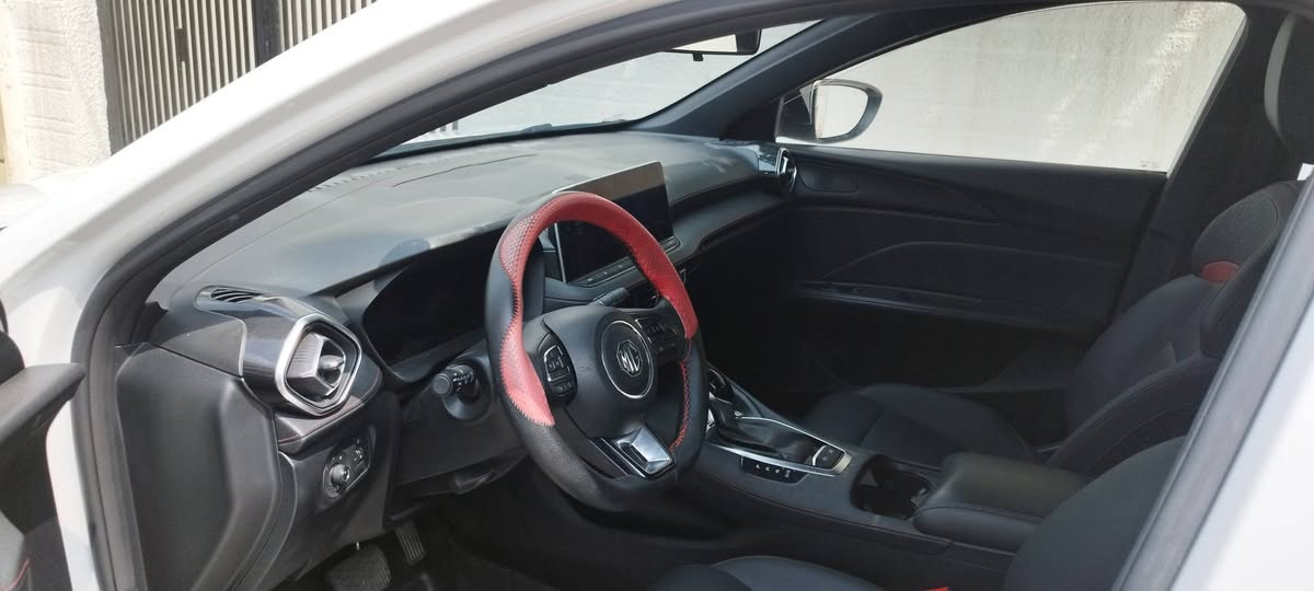 MG GT2025فول فول مواصفات ته نها 17هه زار رؤيشتوه چوار پارچه ى بؤياغه سعر 97ورقه كه ميك معامه له زم تلفؤن *********** أربيل, العراق
