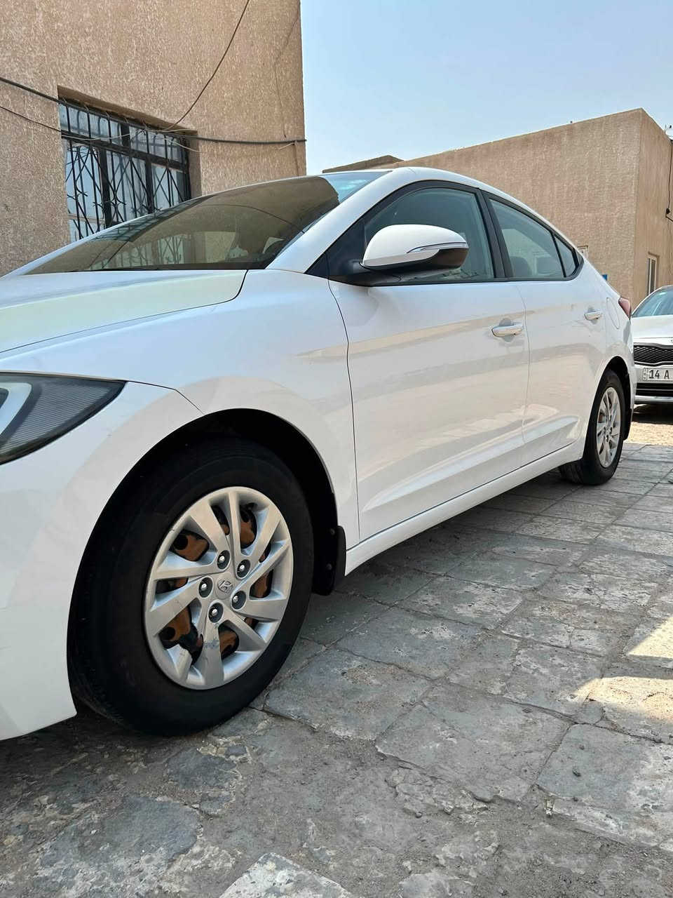 السلام عليكم ورحمة الله وبركاته
...للبيع .... السعر 128$
 الانتره خليجي 🇦🇪موديل 2017 
محرك 1600 دوش 
رقم اربيل .... سيارة بسم اخوي تريد وكاله تريد تحويل حاضر وتدلل مكان السياره .. البصره 
،، حداديه جديده ..
منضومة تبريد جديده 
 مابيه اي حادث فقط البنيد مرشوش بي طخه خفيفه بداية البنيد بدون دواخل  
للاستفسار  ..شريحه+ واتساب
📞 ***********
