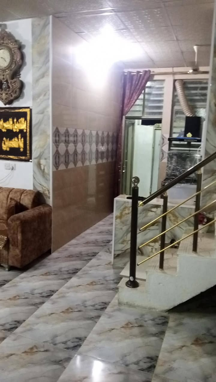 السلام عليكم بيت للبيع المساحة 100 متر صب كونكريت بيت مرتب بدون اثاث 36 وبي مجـال
ومع الاثاث بي خير ويدلل  
البراكية شـارع الشفلات ومـكانة مرتب وبناء جديد 
ومرتـب احلى مـن الصور  
هـذا رقمي *********** بي واتساب
