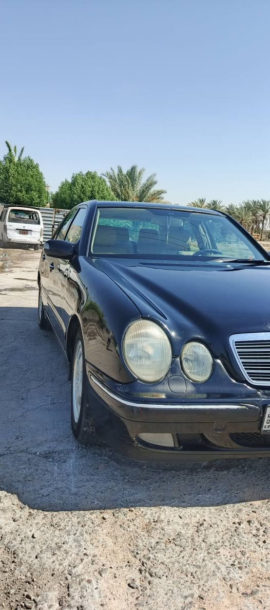 يا الله السلام عليكم
مارسدس ام عيون E320 
السيارة فول مواصفات 
موديل 2000
مواصفات avantgarde
رقم اربيل انكليزي
مكان بابل 
السعر 97$ وبيهة مجال
مراوس حسب القناعه 
رقمي ***********
