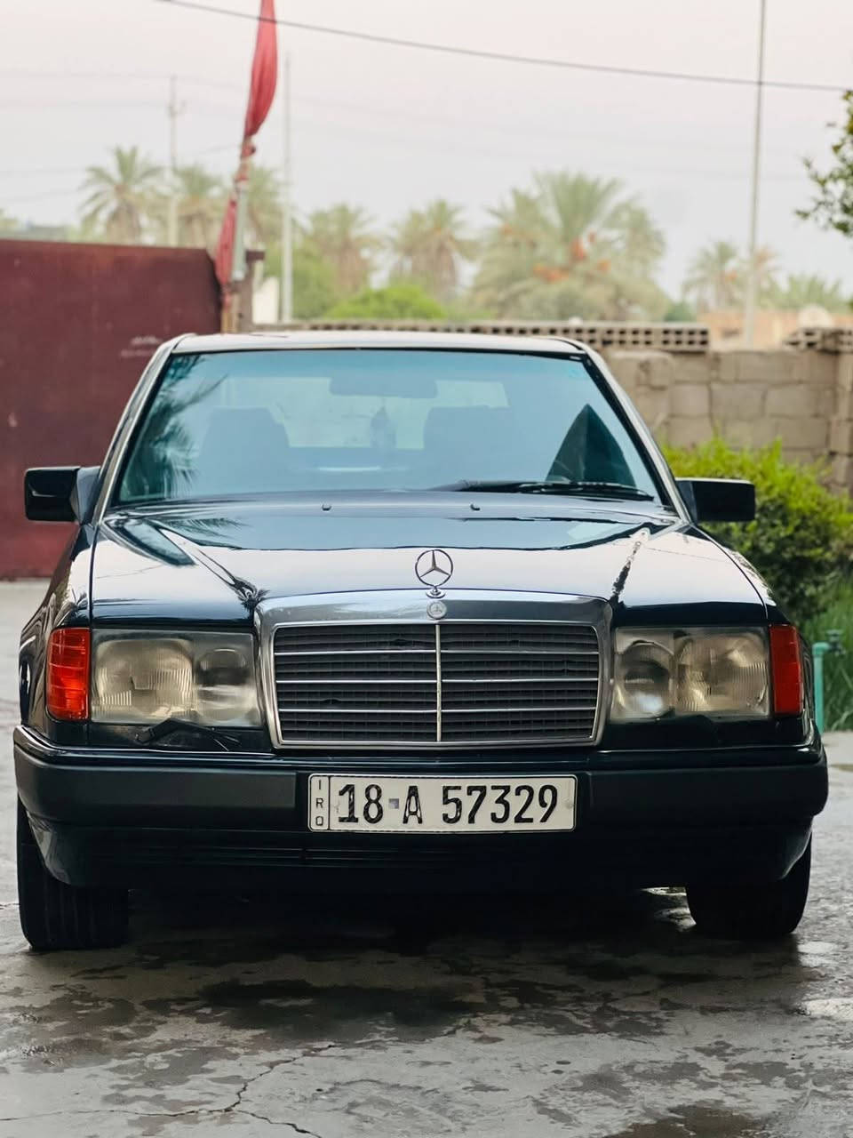 السلام عليكم سيارة مارسدس موديل  91 سيارة نضيفة  كلش صبغ عام جمالية  اكثر سيارة كفالة عامةلا  ضربةولا اخياس تخم تايرات تبريد شغال ثلج ❄خير من الله حدادي جديدة داخل نضيف السيارة متعوب عليه كير محرك شرط الكفاله السيارة اي نقص مابيه مداور ثاني يوم سيارة بسم والدي سعر 68 وبيه مجال وشراي يتصل ‏***********‏
