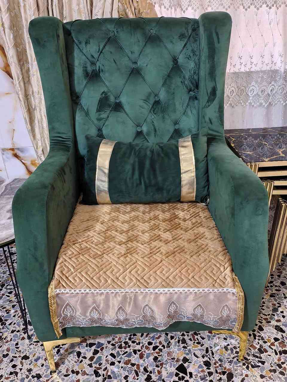 تخم نظيف جدآ ( 15) مقعد

سعر(750 وبي مجال ) 

 الشراي الاتصال على الرقم
***********

