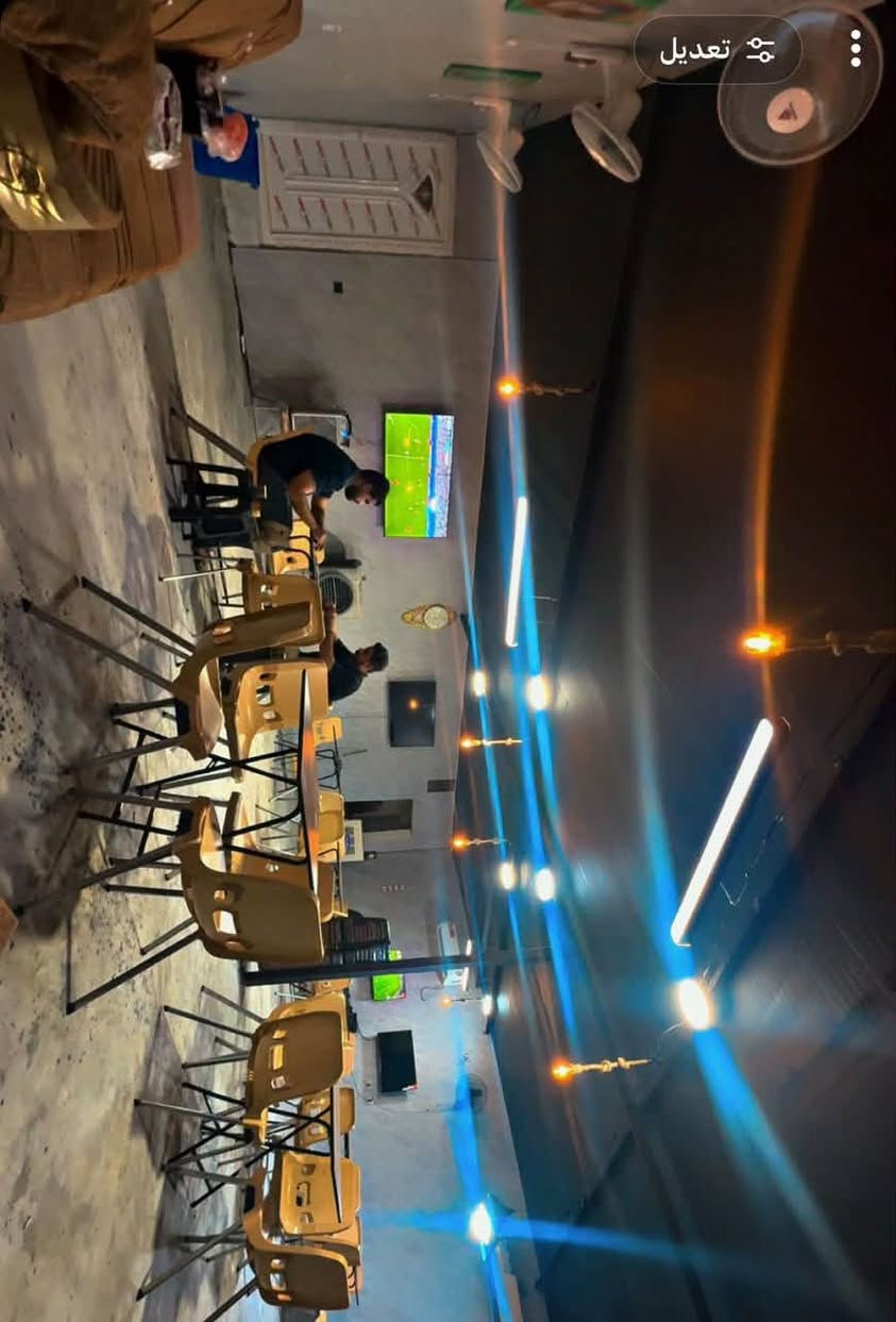 السلام عليكم غراض كوفي كاملة
١٠ ميوزة
٤٠ كرسي
٢٢ طبلة بلاستك
٢٠ نركيلة خشب
شاشتين ٤٣ نوع سامسونج جدد غير مستعمل
شاشة نوع هامر قياس ٥٥
سبالت عدد ٢
سستم كامرات وشاشة ٣٢
عارضة 
طباخ 
سنك
مراوح جدارية
مفرغة صناعية
مبردة

مكاني بغداد الدورة غير متواجد على الفيس 
***********
***********

نص مكتوب في الصور:
- تعديل
- القصص
- إرسال إلى
- شارك هذه الذكرى. فيسبوك الرسائل WhatsApp Messenger الرسائل الخاصة عل... نسخ إرسال إلى القصص