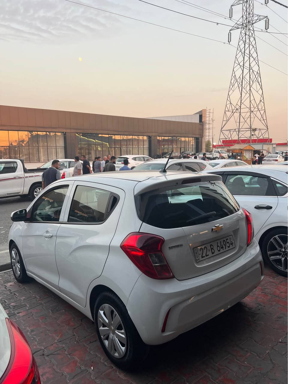 شوفرليت سبارك خليجي اربع سلندر ٢٠١٨ 
السياره جديد جديد مكفول دعامي للدعامى سنويه رقم اربه تاير و باتري جديد لوك 
ماشي ١٦٠ الف كم 
السياره  بسمي مكان السياره اربيل 
سعر السياره ٩٥ ورقه وبيه شويه مجال للشرايه 
(***********)للاستفسار أربيل, العراق
