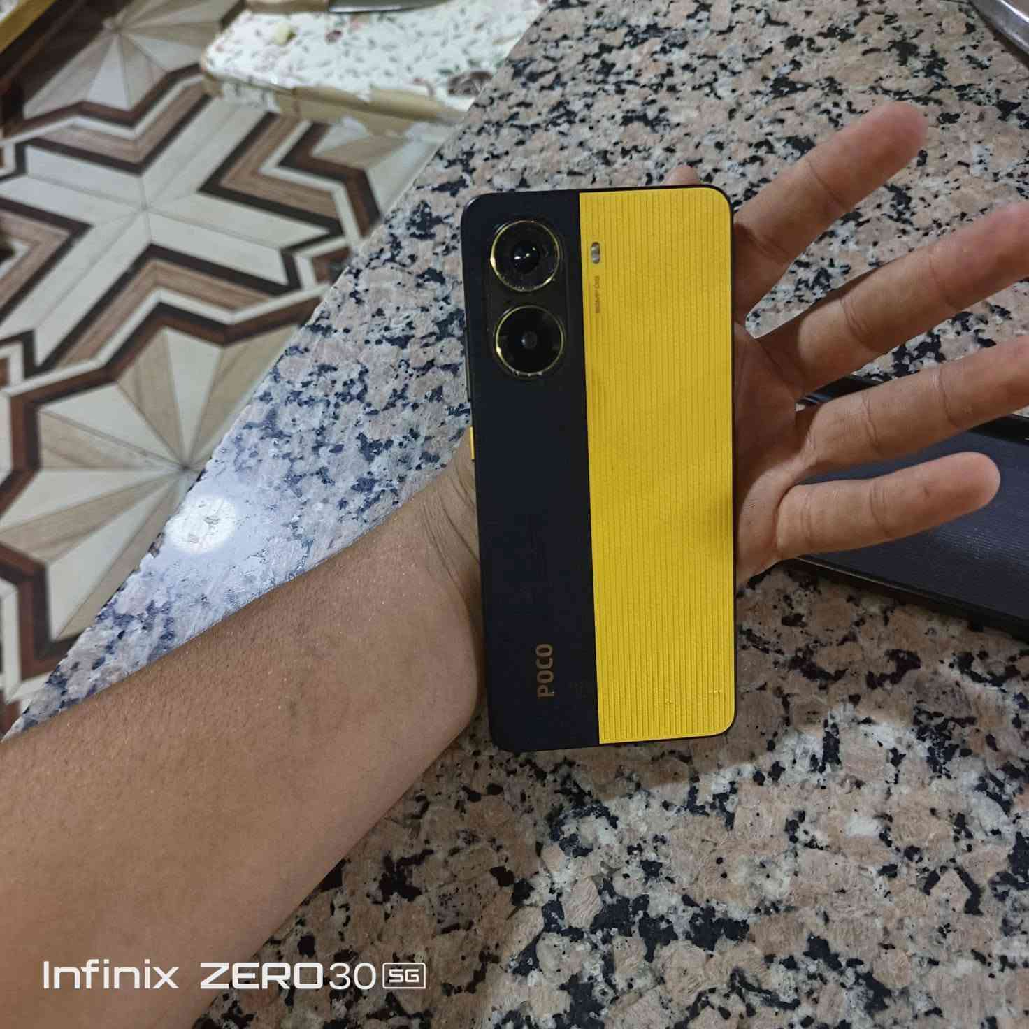 انفينكس زيرو30 • ذاكرة 256 • بطارية 98%