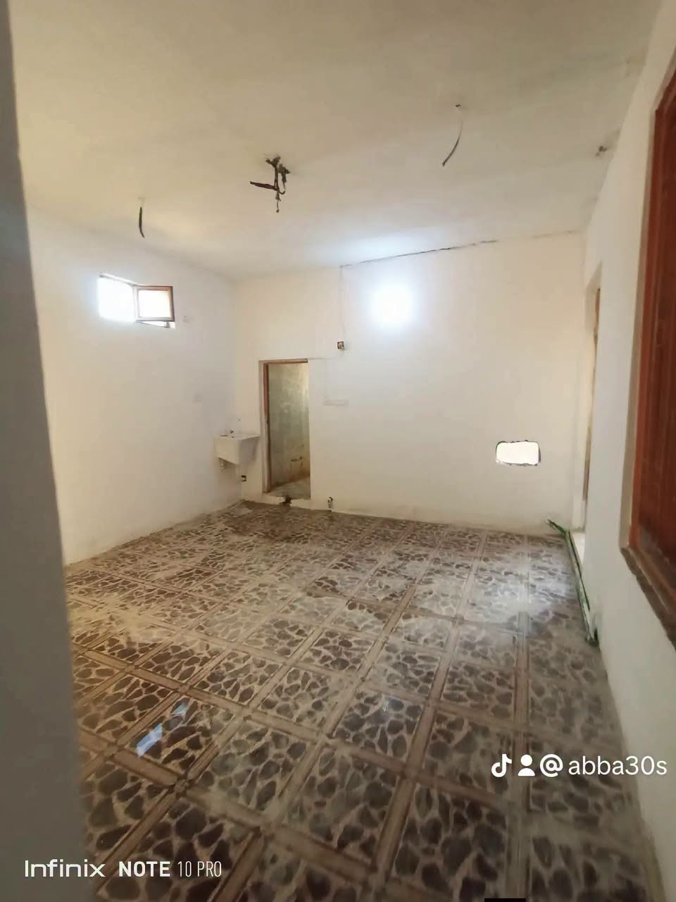 للإيجار .. شقه ... 120 متر 
النجف // حي .. ميسان 

غرفتين  +  صاله  + مطبخ + صحيات 

على شارع تجاري .. 
تصلح .. سكن  او .. معهد تدريس 

اجاره  [ 225 الف ] واصل ماء وكهرباء

للاستفسار
***********
