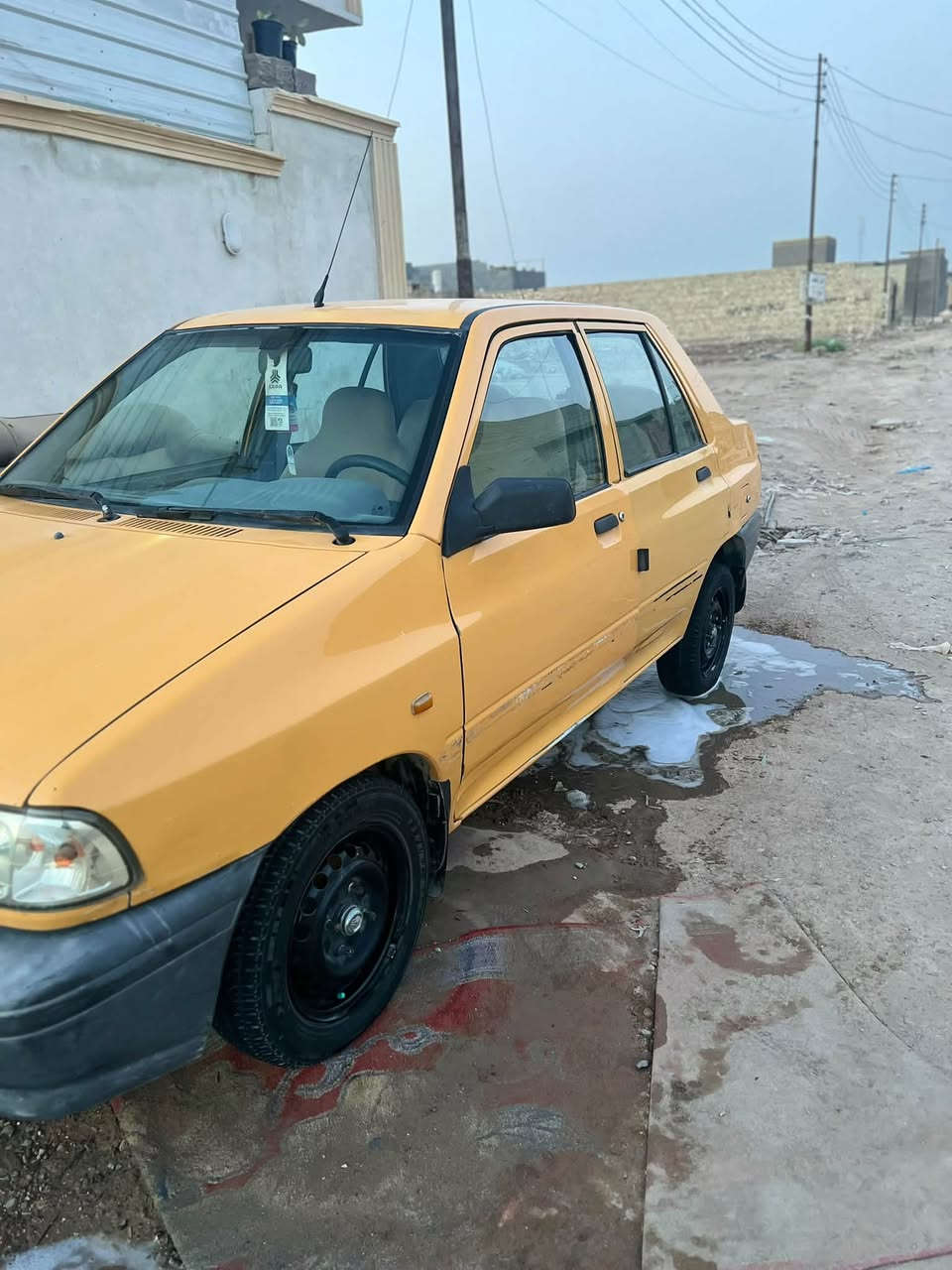 سلام عليكم سايبه ٢٠١٥سياره نضيفه
بس الباب الورة سايق مصبوغ كير مكينه مكفولات 
تخم تاير السعر ٣٢ بيه مجال حك الجيه مكاني المدينت الصدر  حي طارق القديم ***********
