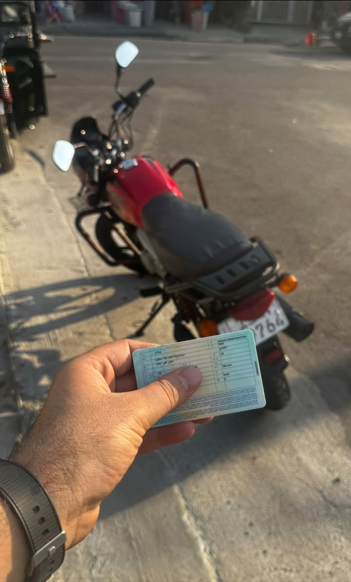 السلام عليكم 
بوكسر جبلي موديل 23نازل ب 24 مرقم 
رقم وسنويه بغدادرقم انكليزي 
تحويل ثاني  يوم 
ماشيه 38 الف شوفت عينك نضافه 
موضف بشركه اروح ورجع للبيع فقط مو دلفري 
اي نقص مابيه كلشي شغال كفاله عامه 
فقط مجفته بشركه لاتنقيص ولا تبخير 
العنوان : بغداد 
السعر : 2500 ومجاله بسيط 
الموشراي لايخابر 
للتواصل : *********** 
متواجد فقط واتساب وخط ❗️
