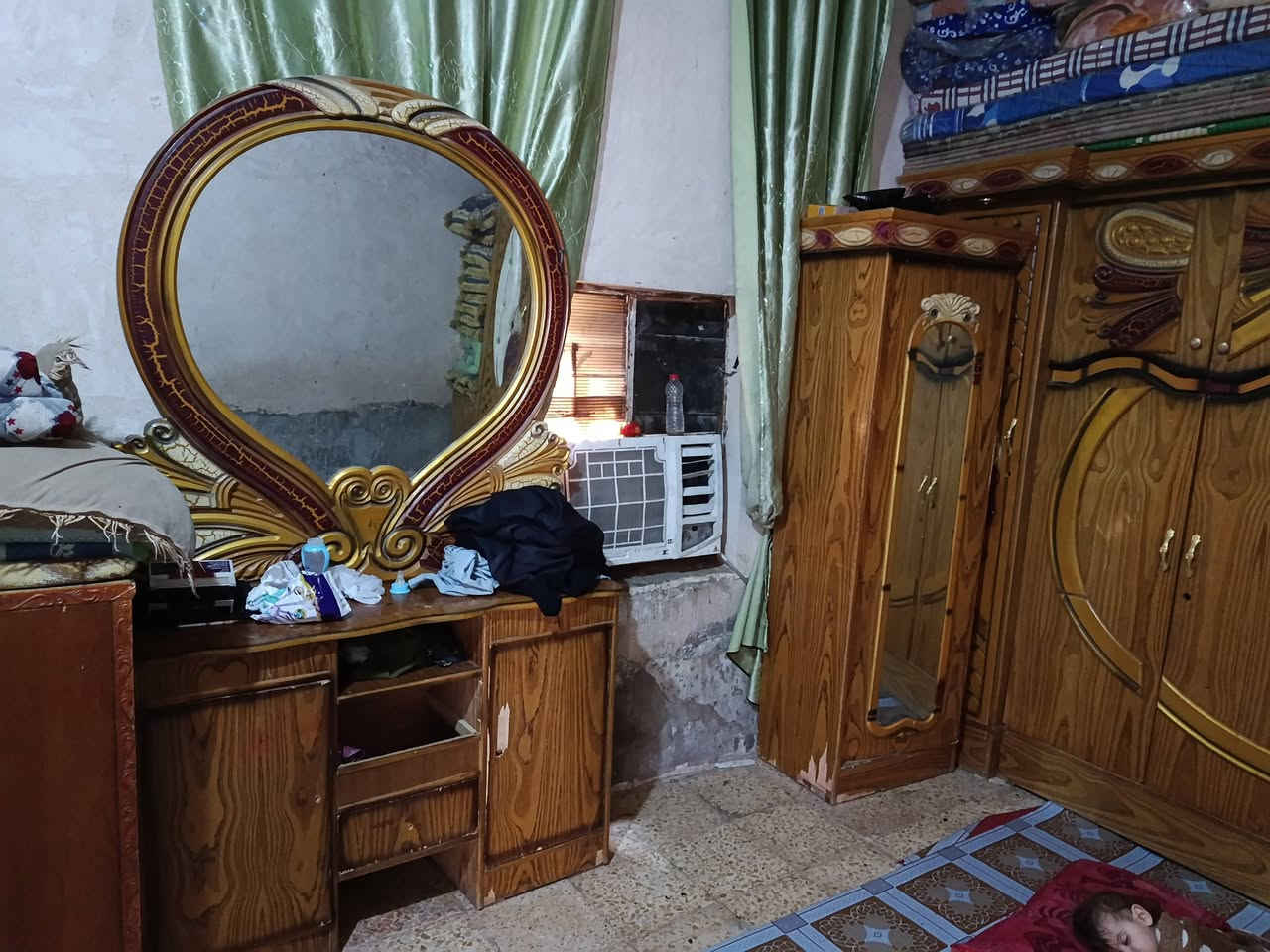 غرفه للبيع نقص بس جرباية السعر 350 وبيهة مجال قليل للستفسار تصال ***********

