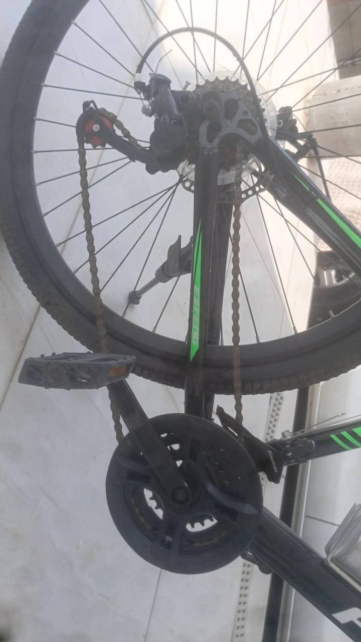 للبيع بعده جديد لا ماشي ولا طالع من باب البيت بعده جيس حتا تايرات بعدهن مانافخهن يعني جديد
السعر 125 وبي مجال اشويه مو اهواي 😉 
البصره بني منصور وهذا رقمي الي يريده يتصل او يراسلني ماسنجر   ***********
للبيع بعده جديد لا ماشي ولا طالع من باب البيت بعده جيس حتا تايرات بعدهن مانافخهن يعني جديد
