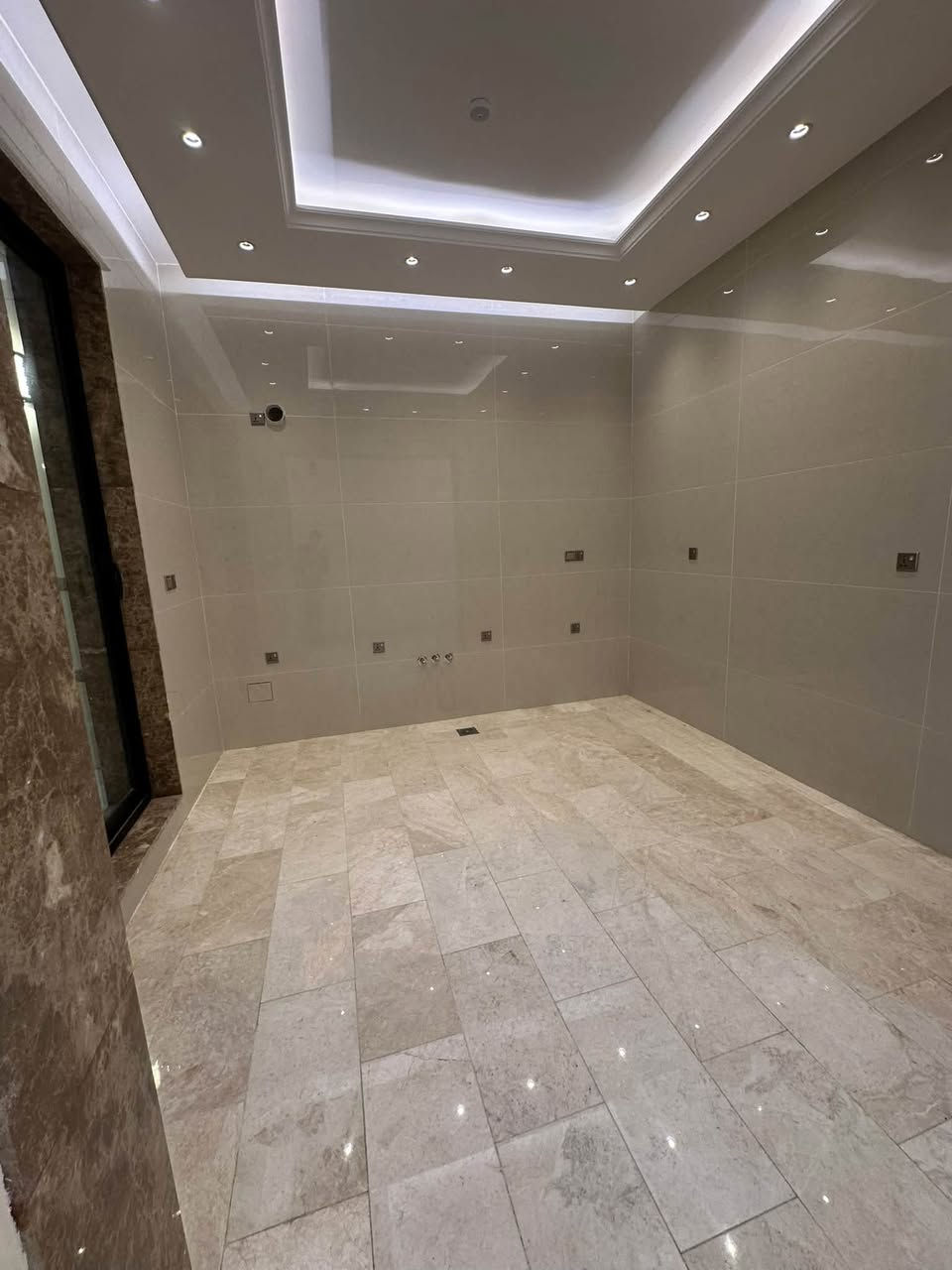 🏡 بيت زيرو للبيع – زيونة 710

📐 المساحة: 150 م²
🛏️ 4 غرف
🚿 خدمات متكاملة
✨ بيت زيرو – جاهز للسكن
📍 الموقع: زيونة 710

🏢 مكتب الودق للعقار
بيع • شراء • إيجار • استثمار عقاري

📞 للاستفسار والتفاصيل:
***********
***********

📩 نستقبل جميع العروض والاستفسارات
