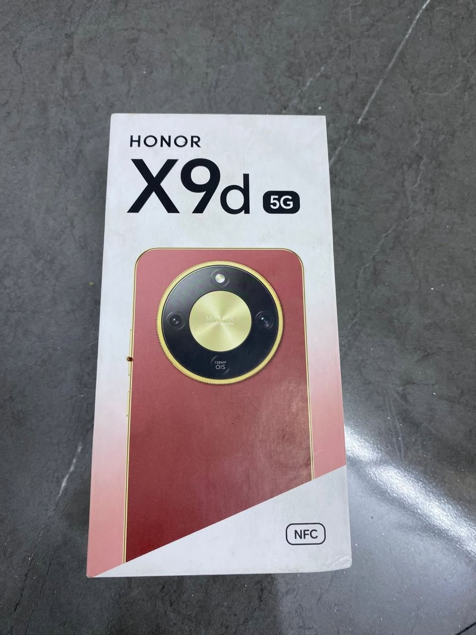 سلام عليكم x9d 5g
 مستعمل سبوعين ومغلف نضيف كلش عندي حاجه اكضيه وريد بيع سعر ٤٢٥ الف واتساب ***********
