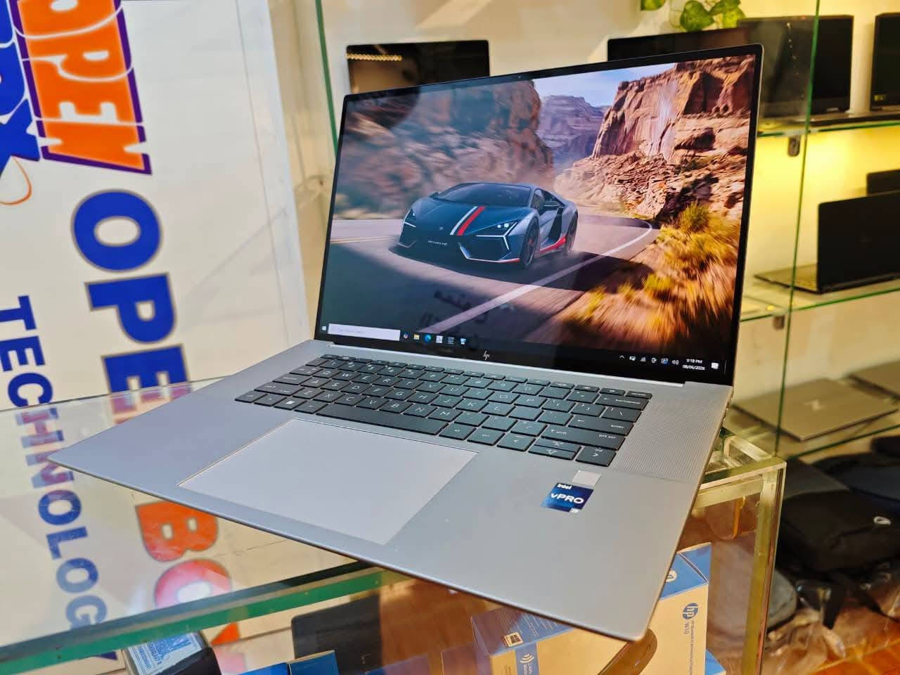 HP ZBook Studio 16 • i9-13900H • RTX A1000