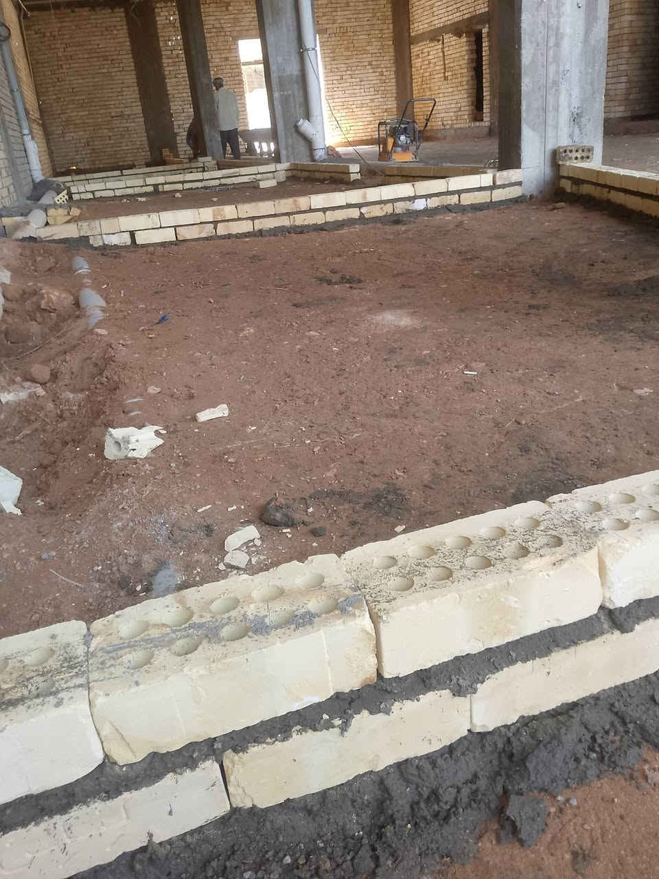 السلام عليكم كادر عمل موجود لترميم البيوت من البورق والبناء والتفليش والتعديل والارضيات والستاره وكل عمل نشتغل اللي يحب يتواصل ويانا لكافه الاعمال ***********
