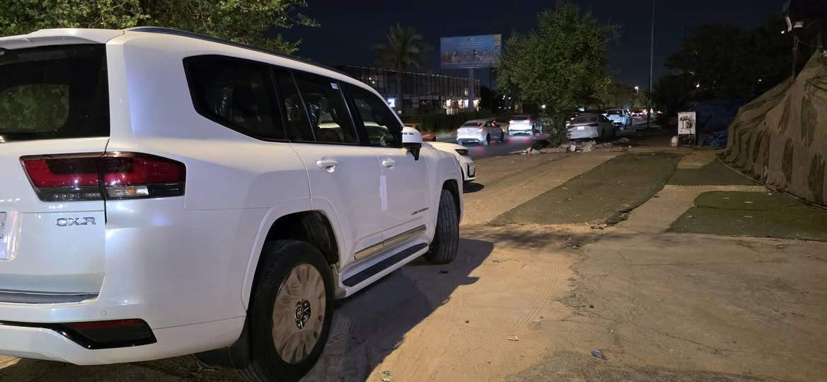 سلام عليكم لاندكروز موديل ٢٠٢٣
بريم اصل داخل احمر فول مواصفات 
ماشي ٥٢حقيقي جديده معنى كلمه 
تخم تاير جديد صدر ع وضع شركه سياره احلا من الصور بسمي تحويل مباشر مكان سياره بغداد السعر ٦٢٠
يرهم مراوس حسب الاتفاق 
***********
