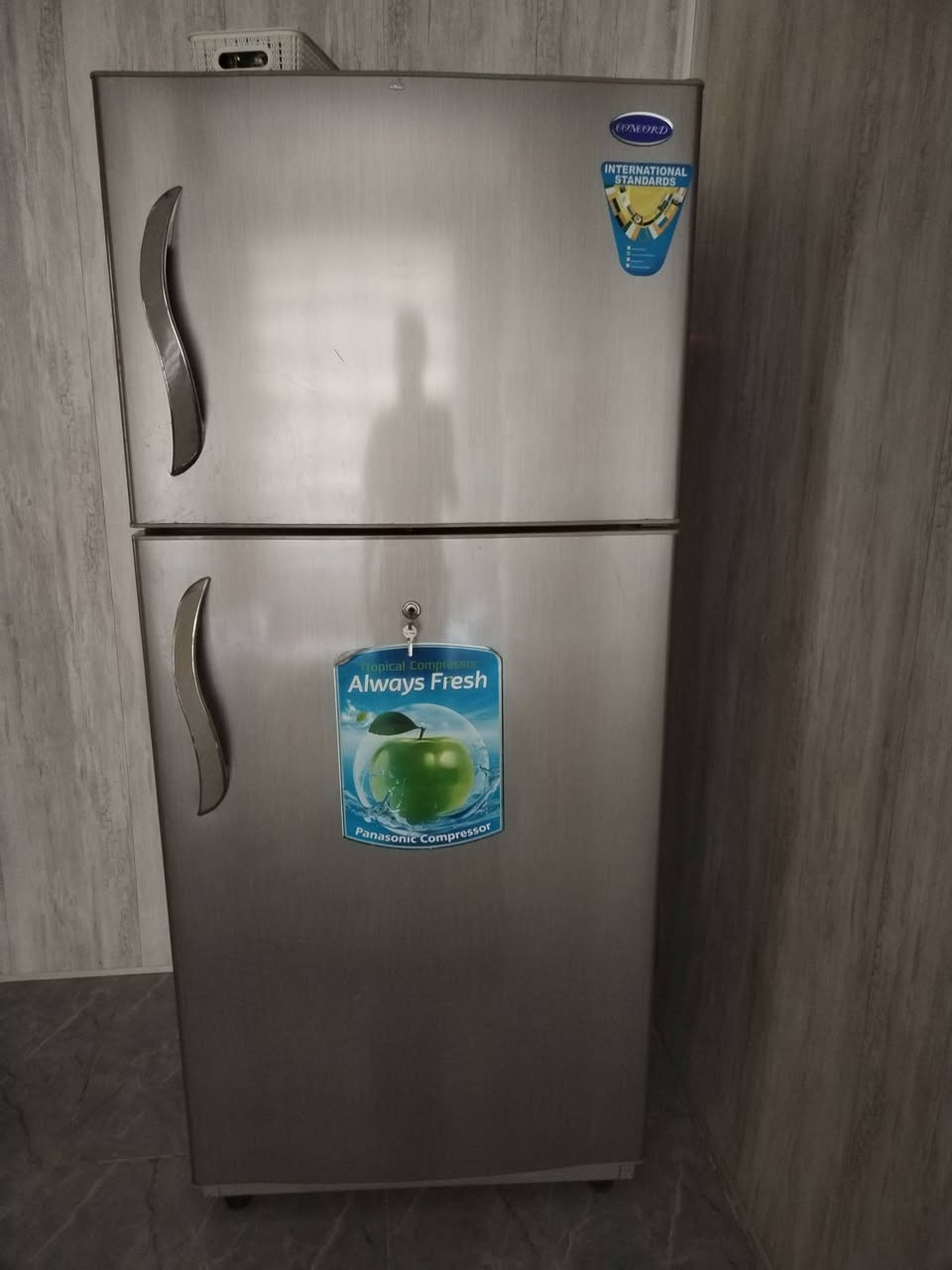 السلام عليكم شباب ثلاجه كون كورد الغنيه عن التعريف لبناني الأصلي العرض اعدال ثلاجتين نضيفه فووول اخو الجديد داخل خارج للبيع بعقوبة حي المعلمين للاستفسار *********** السعر ٥٠٠ المايعرف سعرها لا يعلق
