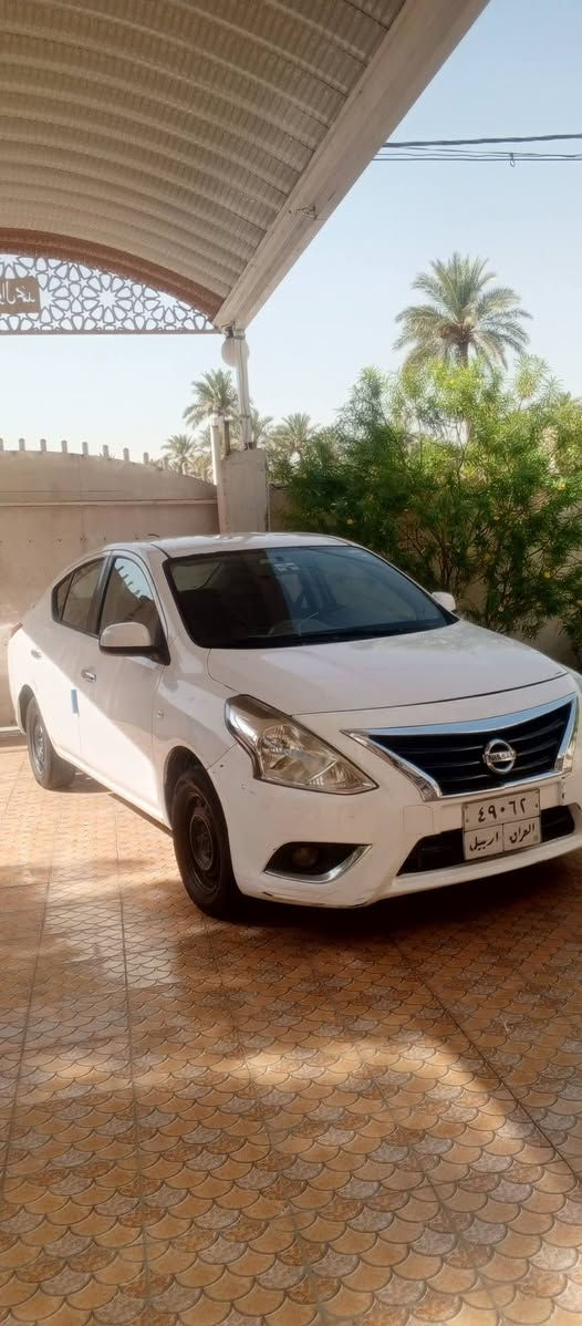 نيسان سني ٢٠١٦ هندي 
بيها جاملغ خلفي مصبوغ
بيها ملاحظات بسيطه 
مكينه كير حداديه جديده 
تريد تحويل تريد وكاله
السعر ٧٥ 
للاتصال ***********
مكان سياره حله
