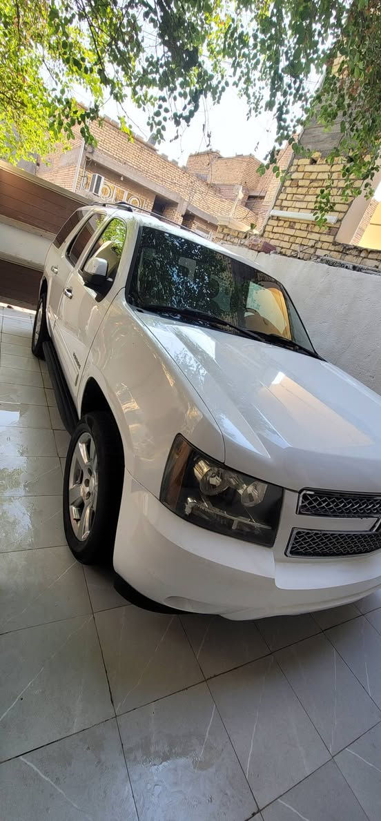 تاهو LTZ فول مواصفات
رقم بغداد مشروع وطني تحويل مباشر 
موديل 2007 المواصفات فتحه كشنات جلد كهرباء دمام شاشات عدد ٢ كامره اشاير بالمري سبعه راكب ثلاث قطع تبريد تشغيل عن بعد وبيها بعد مواصفات سياره جاهزه من كلشي تبريد محرك كير حداديه تخم تاير كامله مكمله بدوون اي نقص 
بيها رشات صبغ جماليه مكفوله شرعيات 
مكانها كوت مركز مدينه السعر 160 
هاتف *********** بي واتساب 
وبالخير وبالعافيه على الي ياخذها
